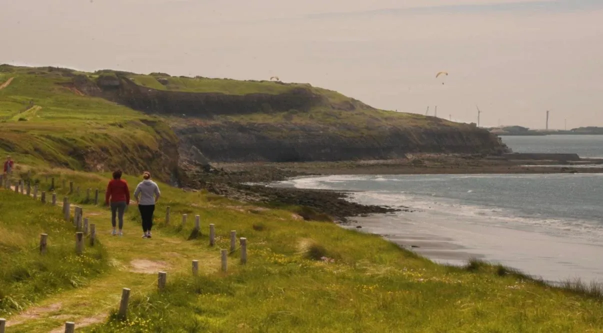 Nearby landmark in Un matin de mai, Côte d'Opale