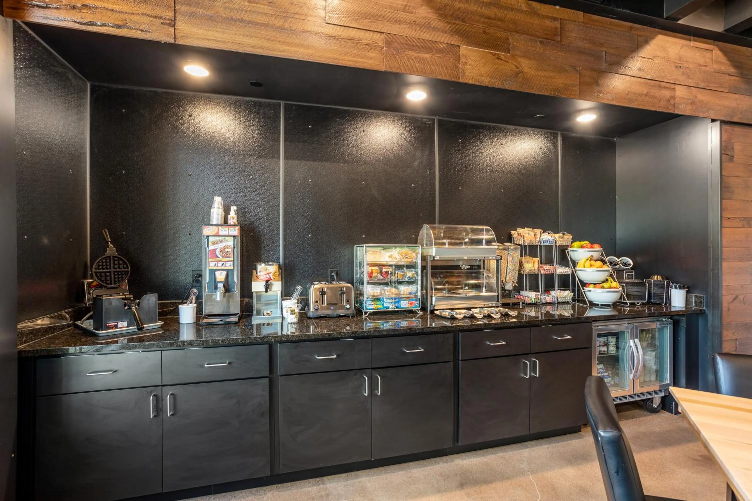 Food and drinks in Cobblestone Hotel & Suites - De Pere Green Bay