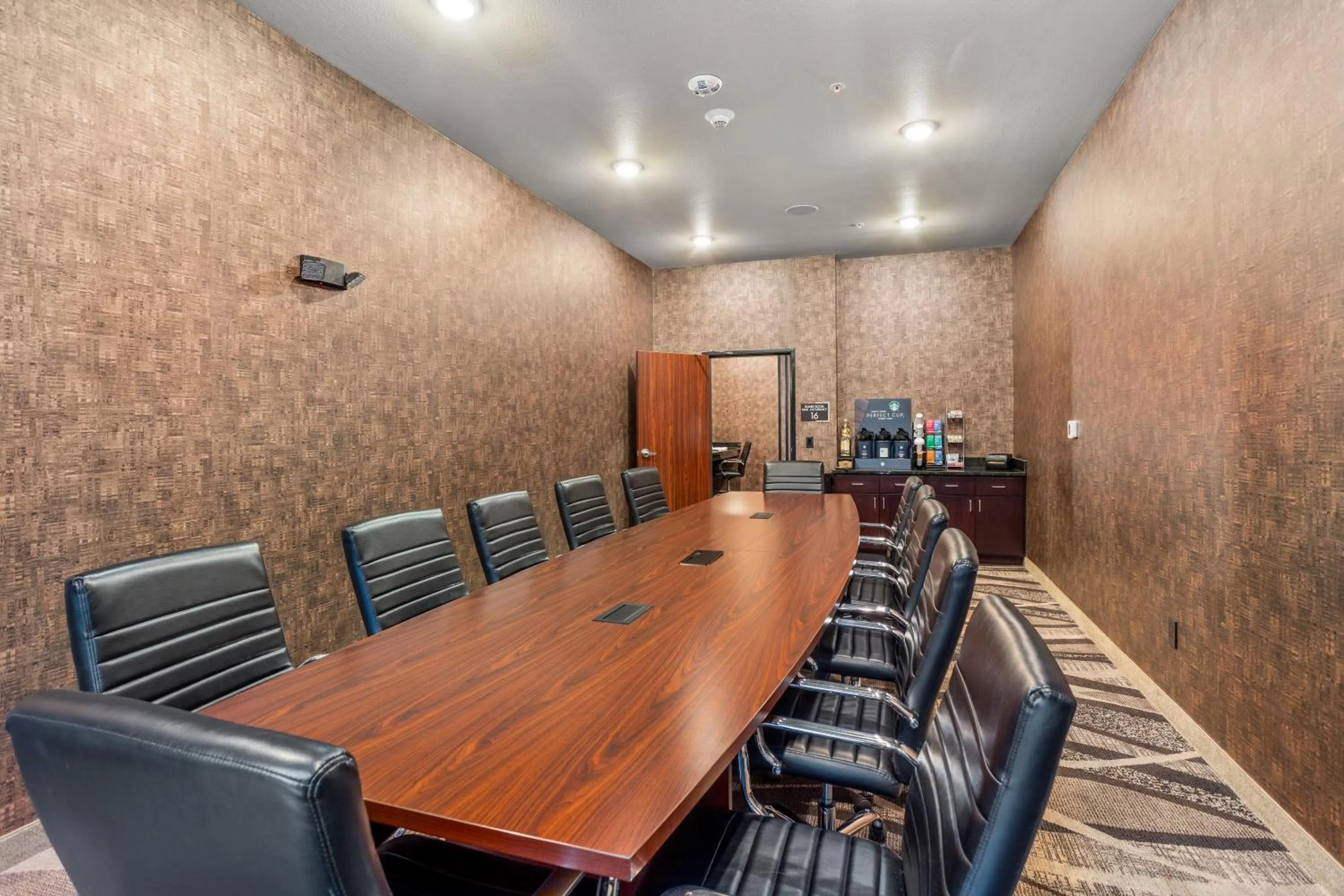 Meeting/conference room in Cobblestone Hotel & Suites - De Pere Green Bay