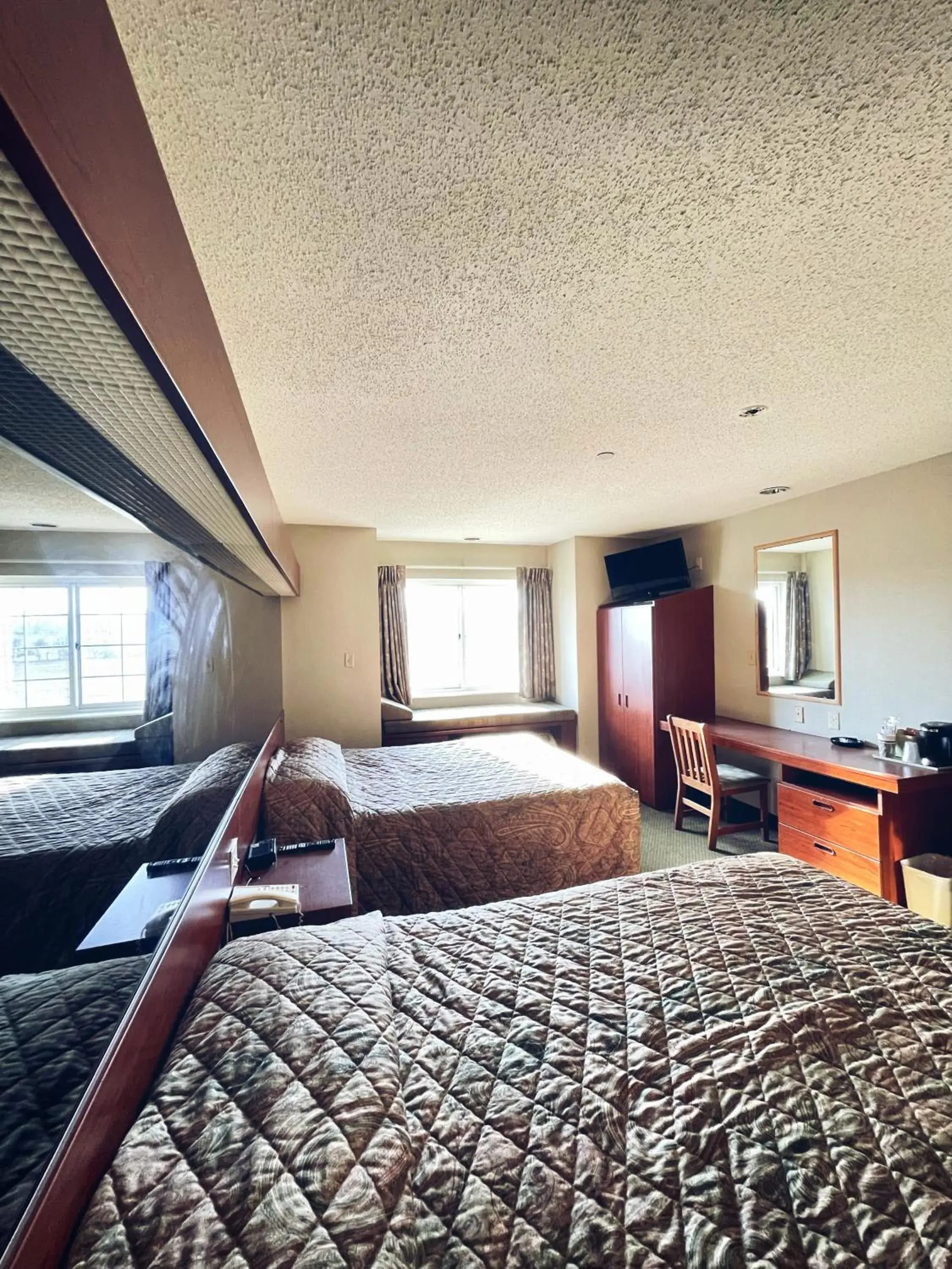 Double Room with Private Bathroom in WELCOME INN & SUITES Double Room with Private Bathroom in WELCOME INN & SUITES