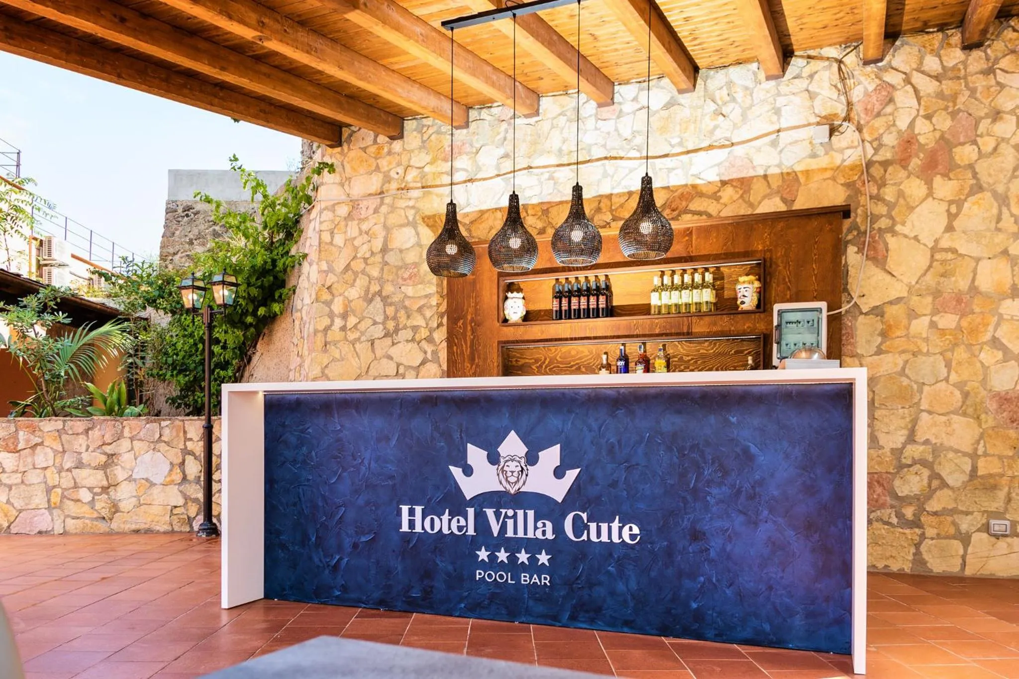 Restaurant/places to eat in Hotel Villa Cute - HVC