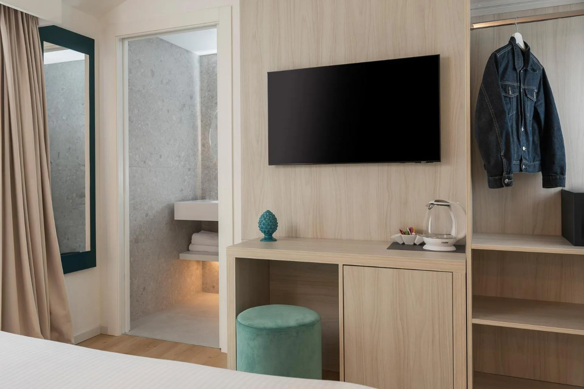 Bedroom, Bed in Hotel Regina