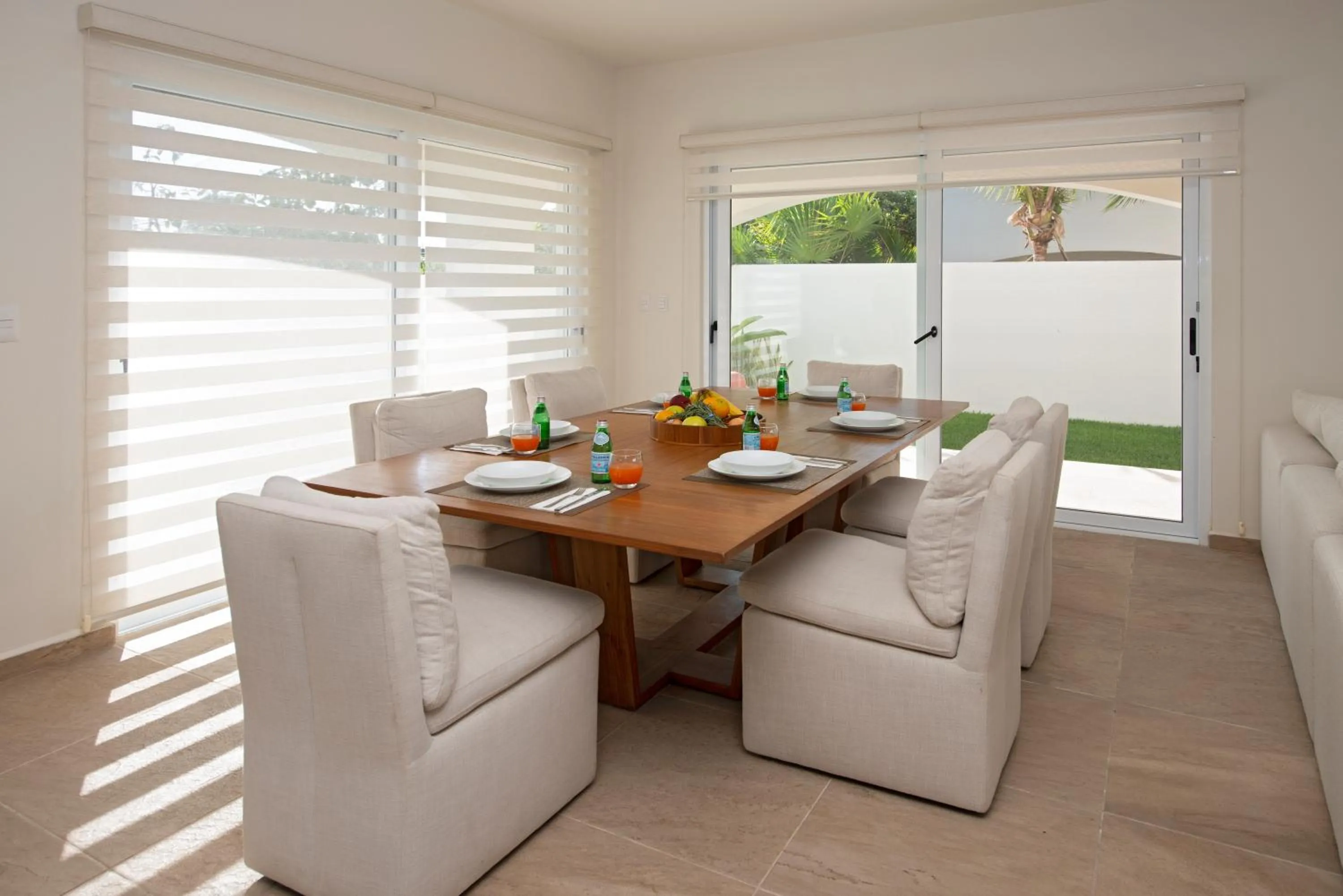 Dining area in CASA REYES Stunning Rooftop Oceanview