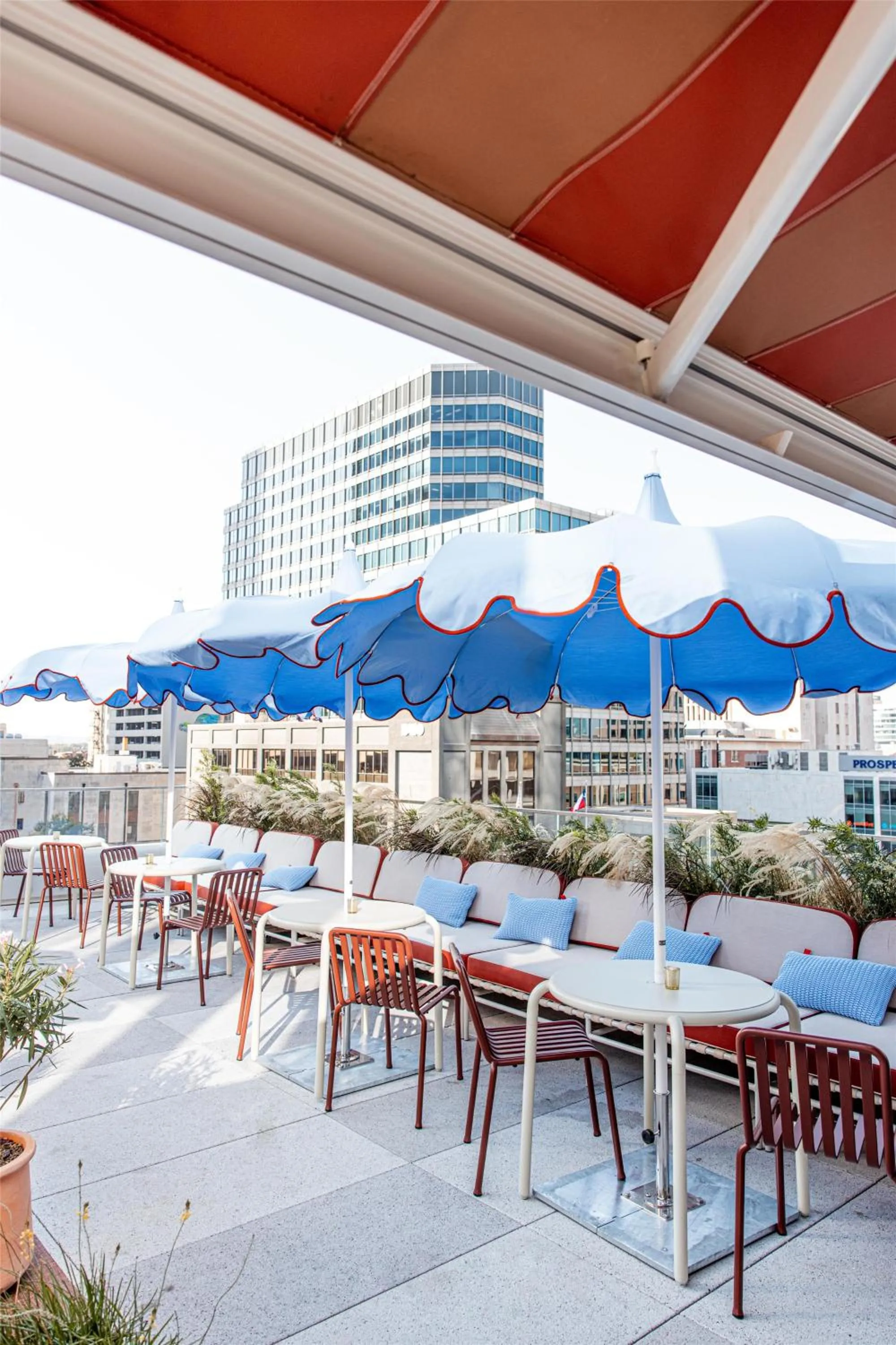 Lounge or bar in Hyatt Centric Congress Avenue Austin