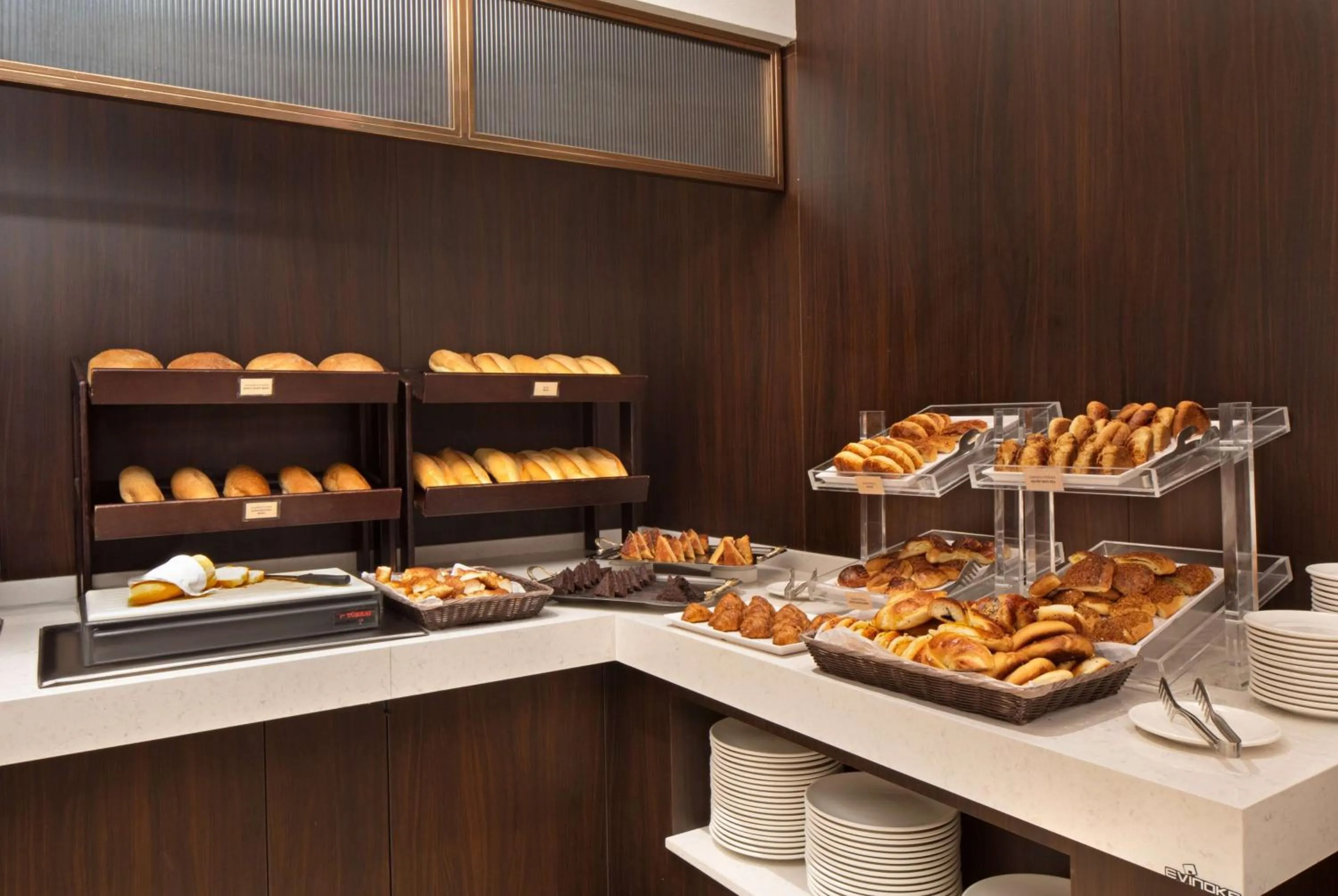 Restaurant/places to eat in TRYP By Wyndham Istanbul Sisli Hotel