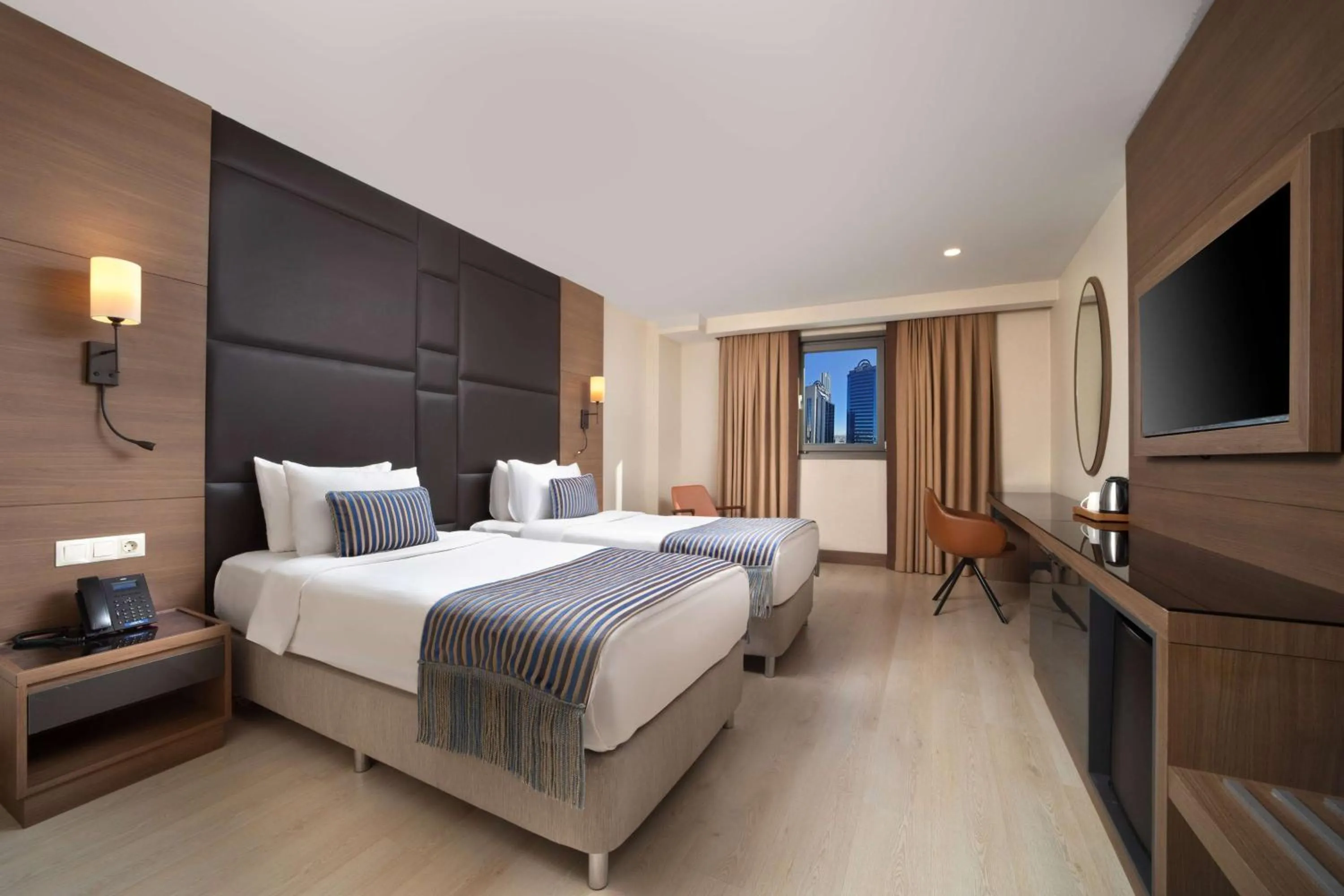 Photo of the whole room, Bed in TRYP By Wyndham Istanbul Sisli Hotel