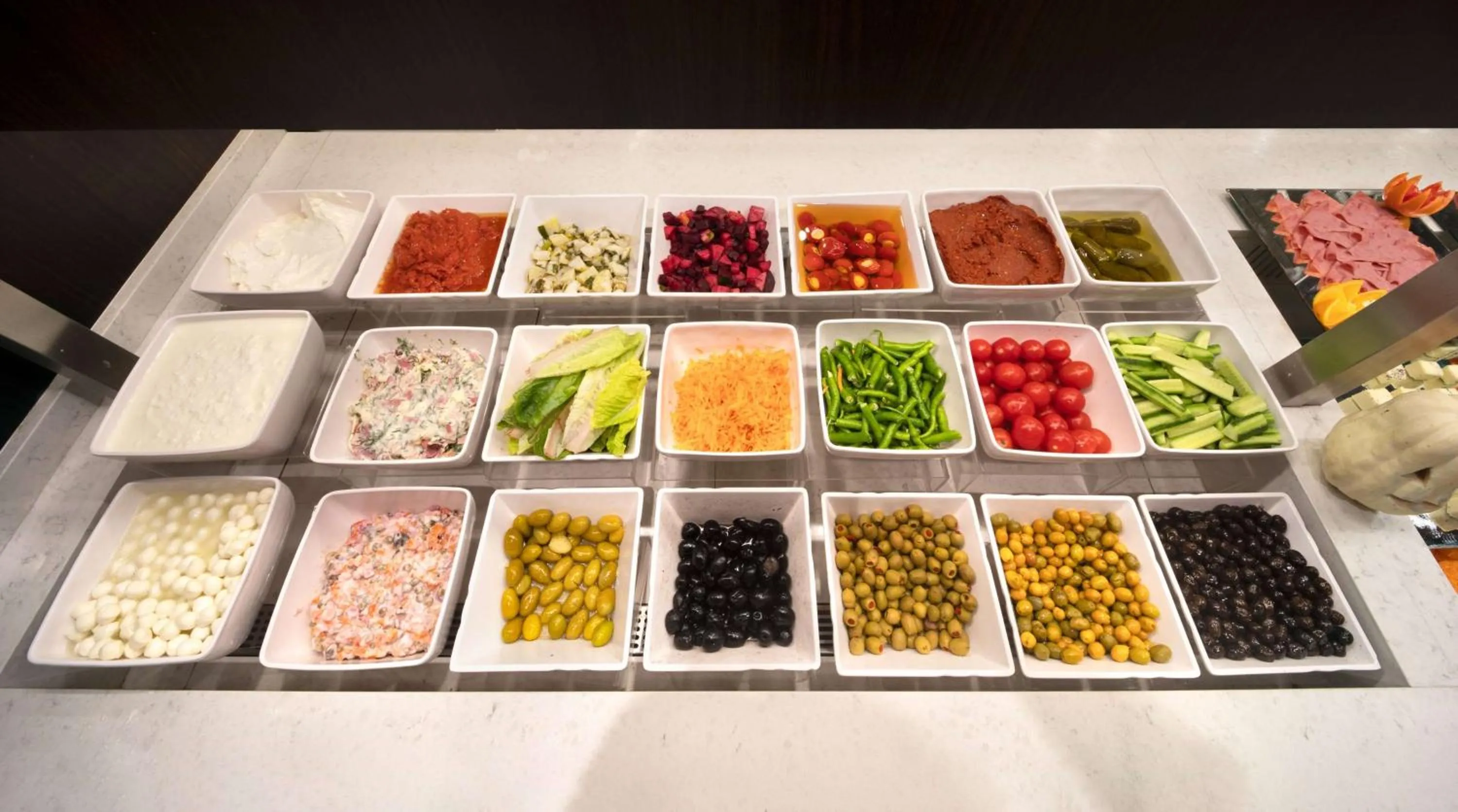 Restaurant/places to eat in TRYP By Wyndham Istanbul Sisli Hotel