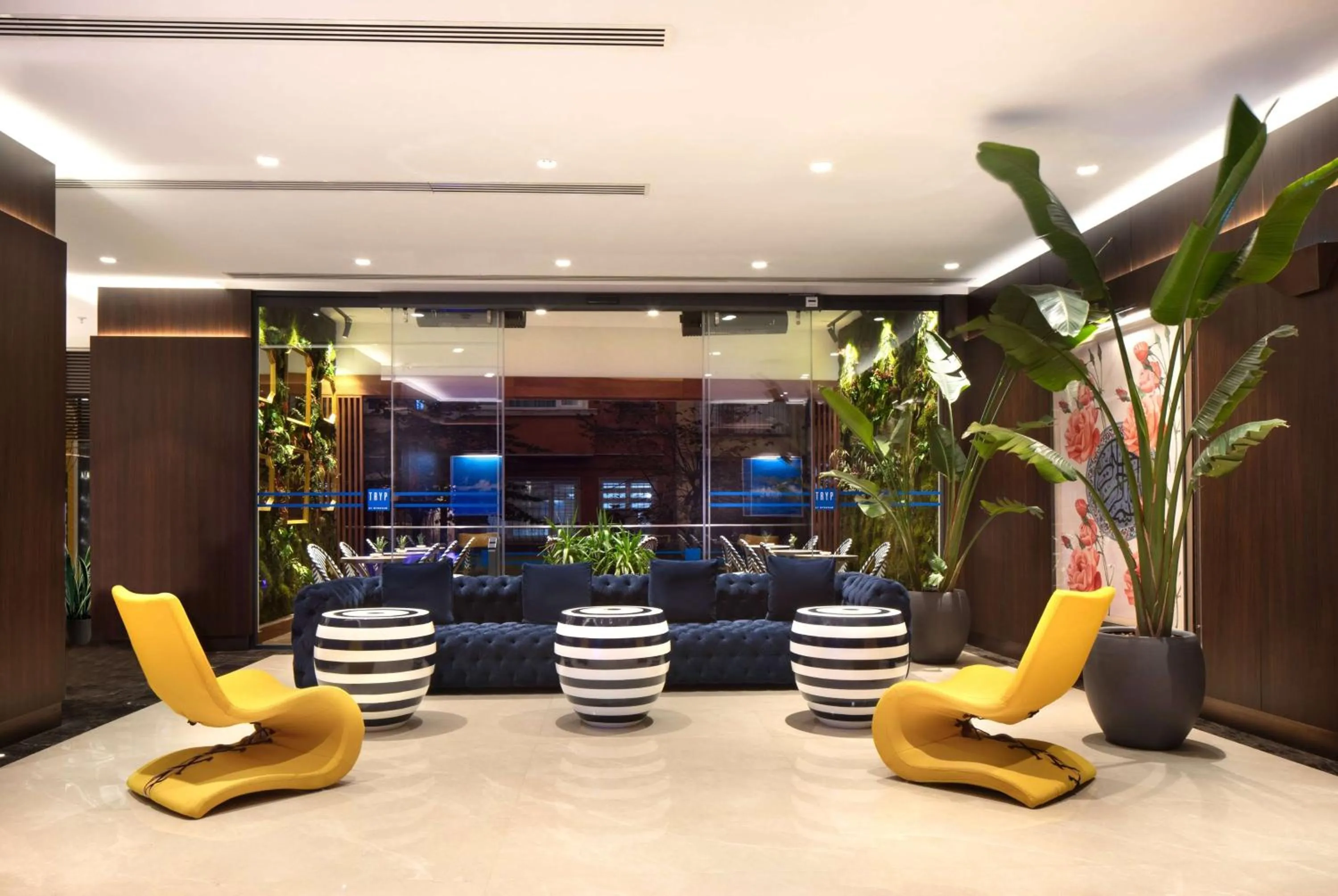 Lobby or reception in TRYP By Wyndham Istanbul Sisli Hotel