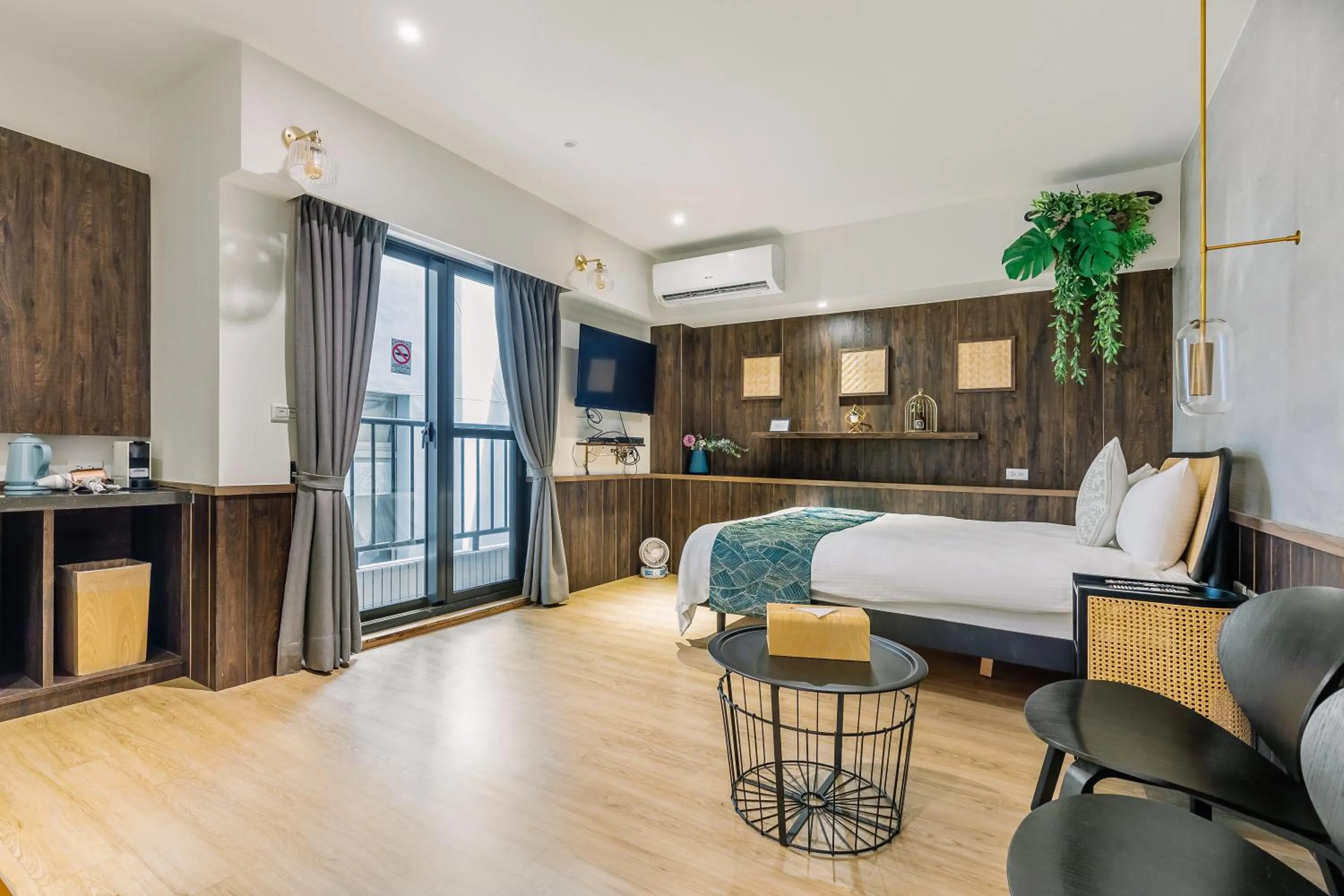 Photo of the whole room in Nan Nan