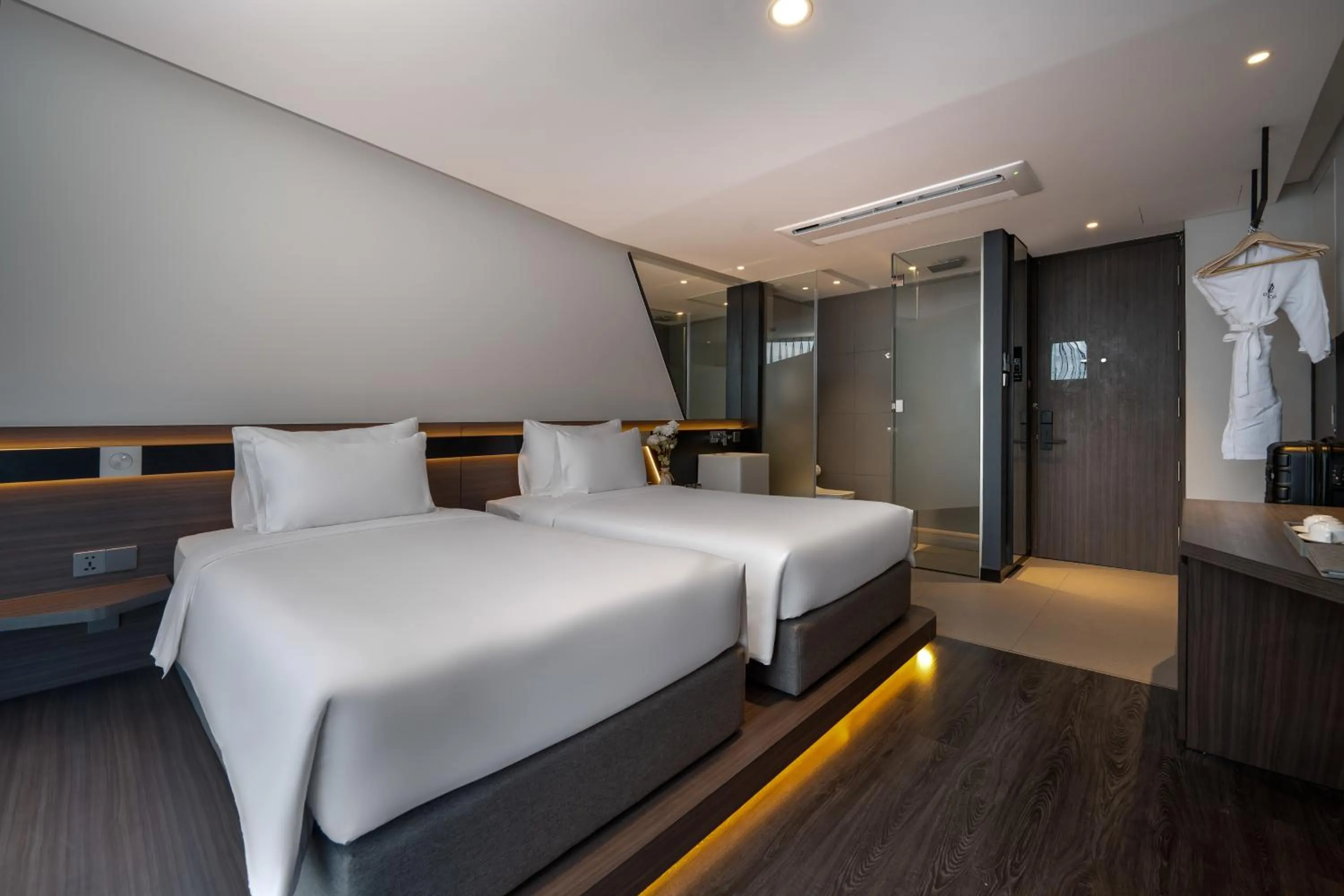 Photo of the whole room, Bed in Draco Hotel & Suites