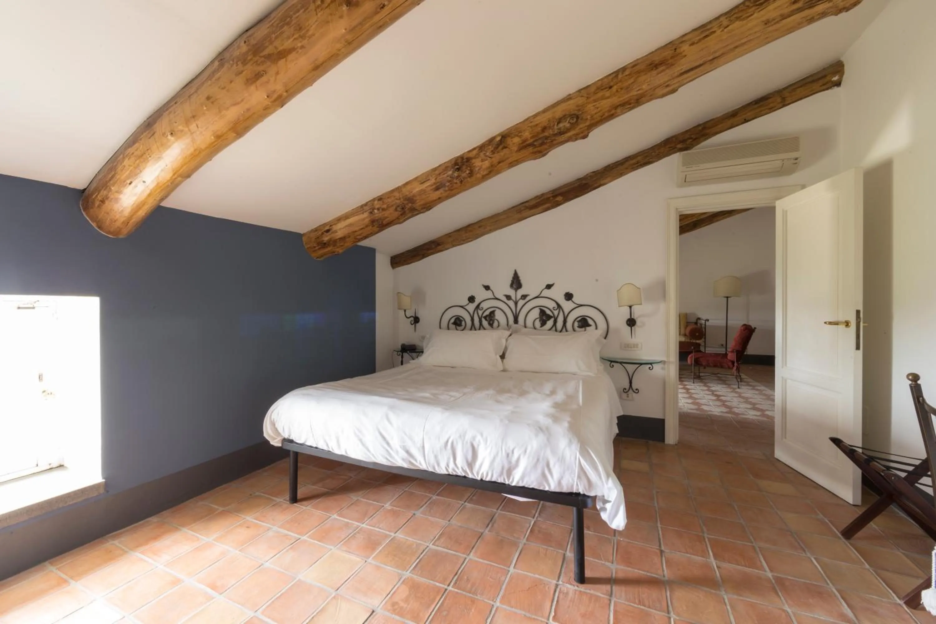 Day, Bed in Relais Regina Giovanna