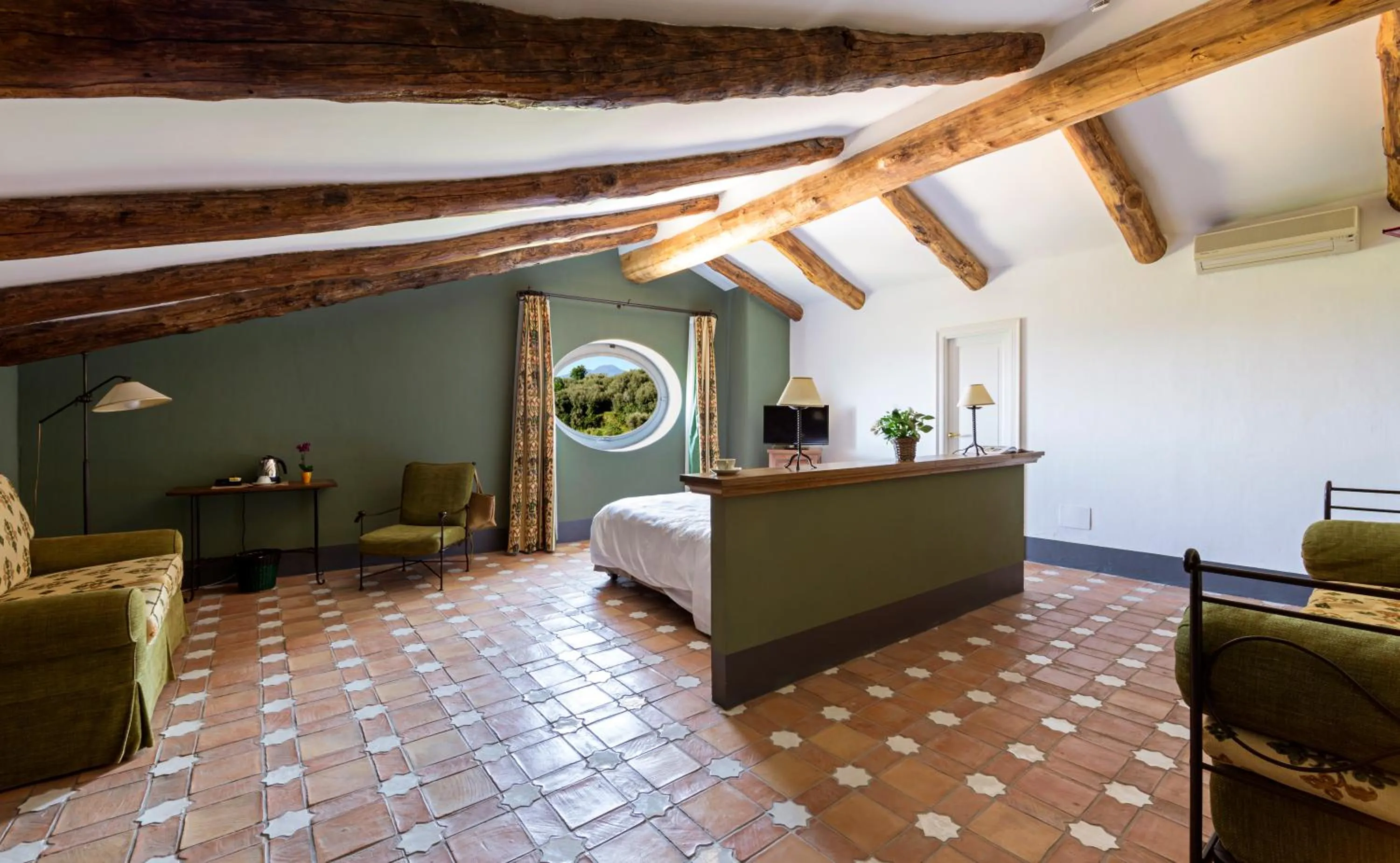 Day, Bed in Relais Regina Giovanna