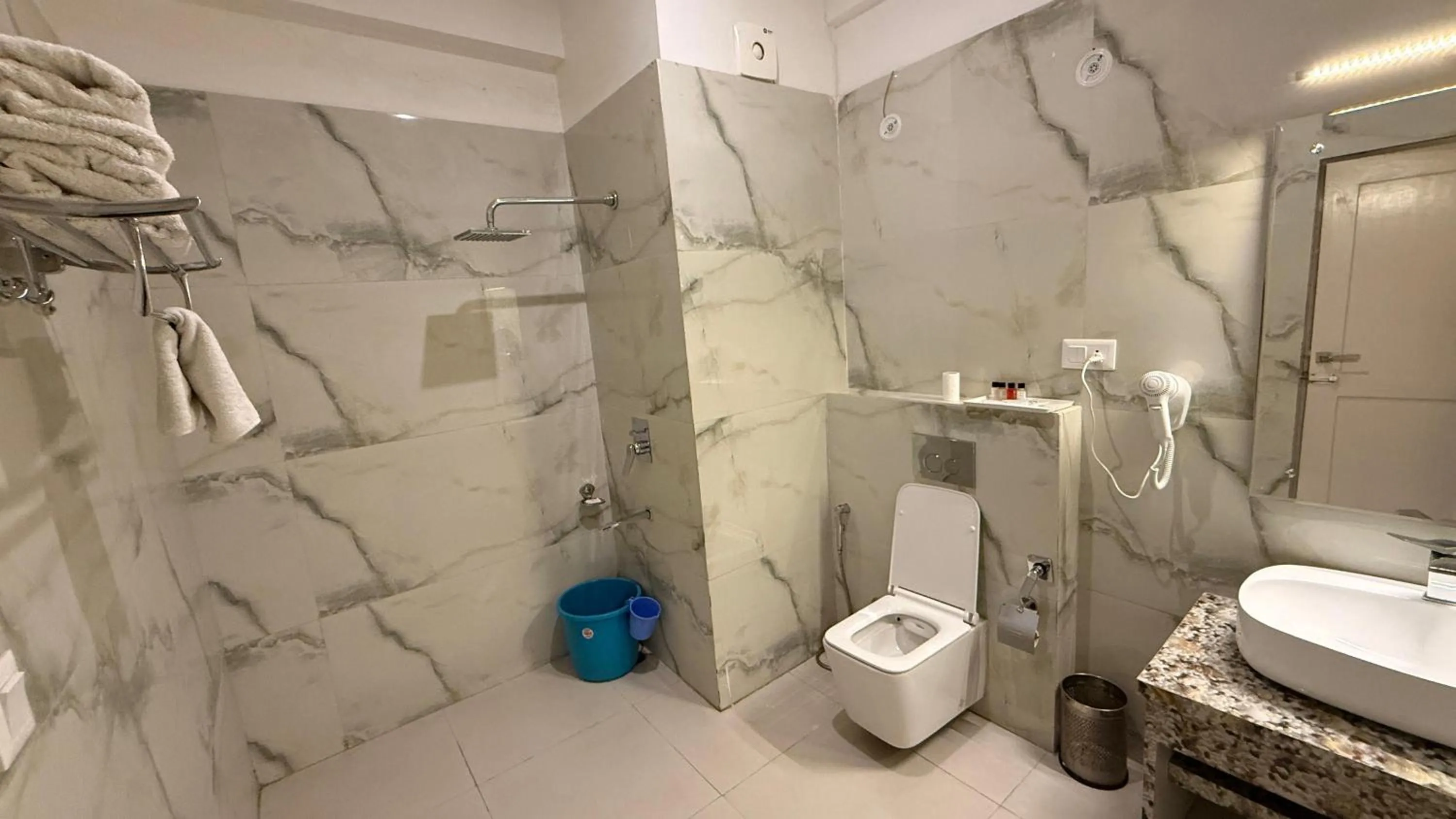 Bathroom in Hotel Deskitsal