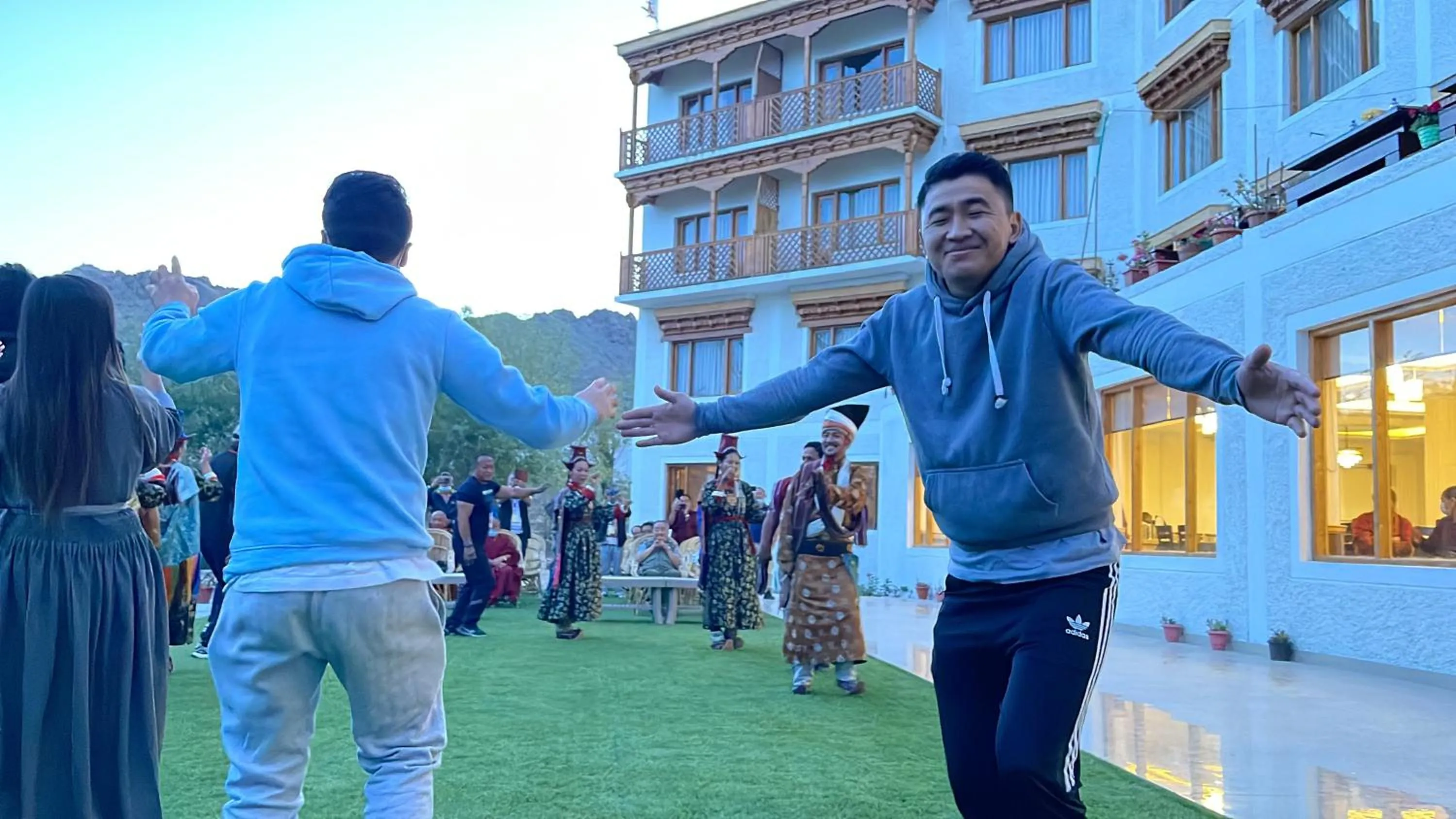 Guests in Hotel Deskitsal