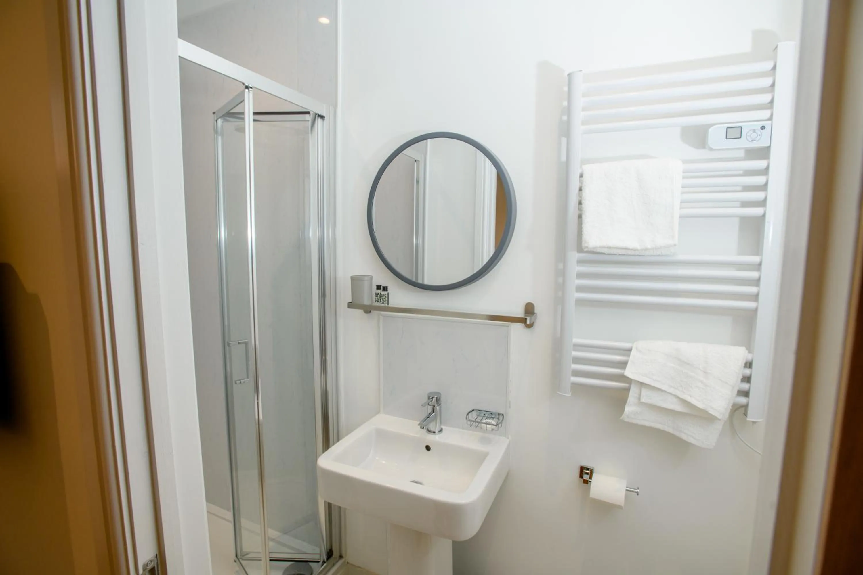 Bathroom in Tavmar Accommodation