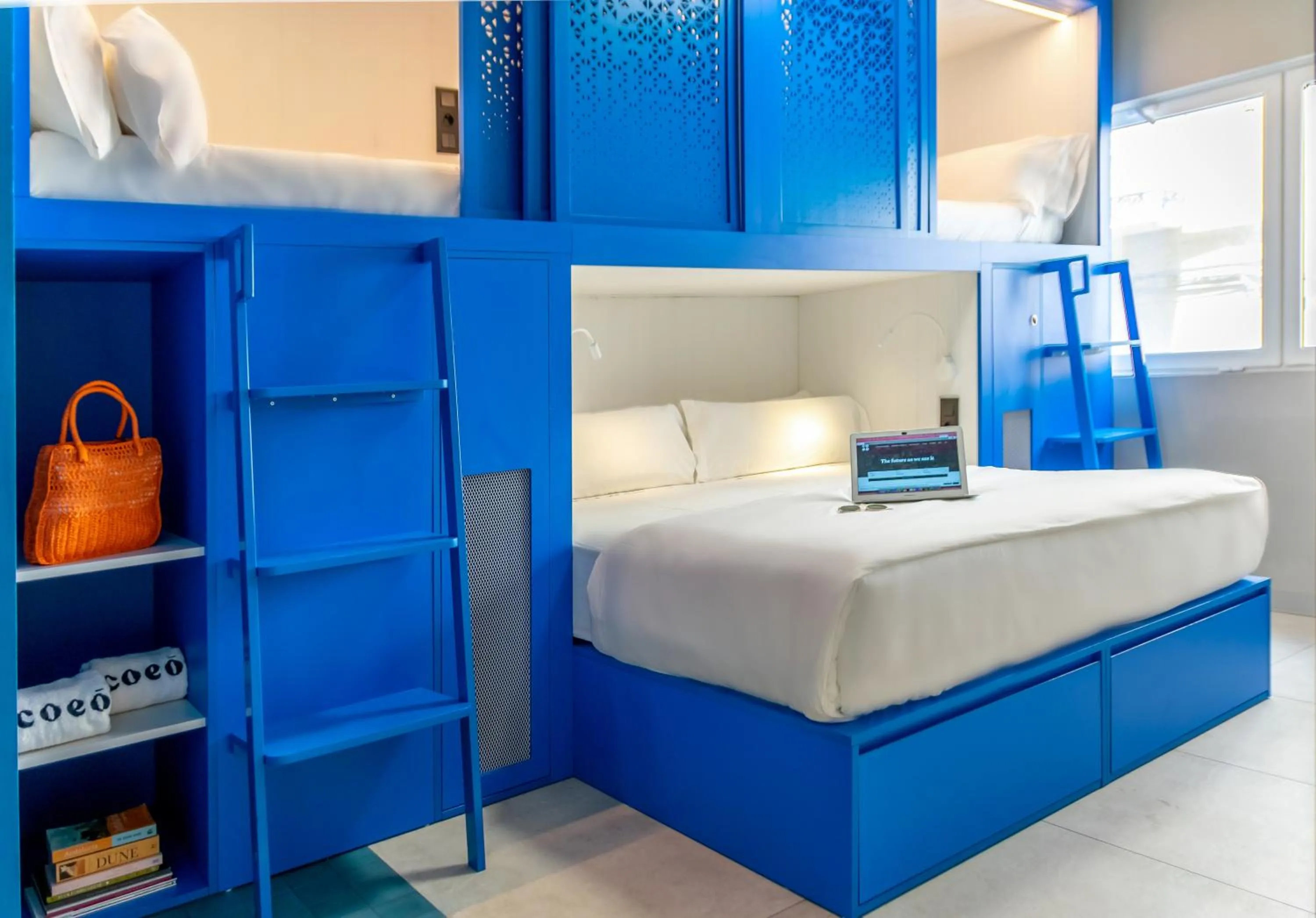 Photo of the whole room, Bed in Coeo Pod Hostel Beatas