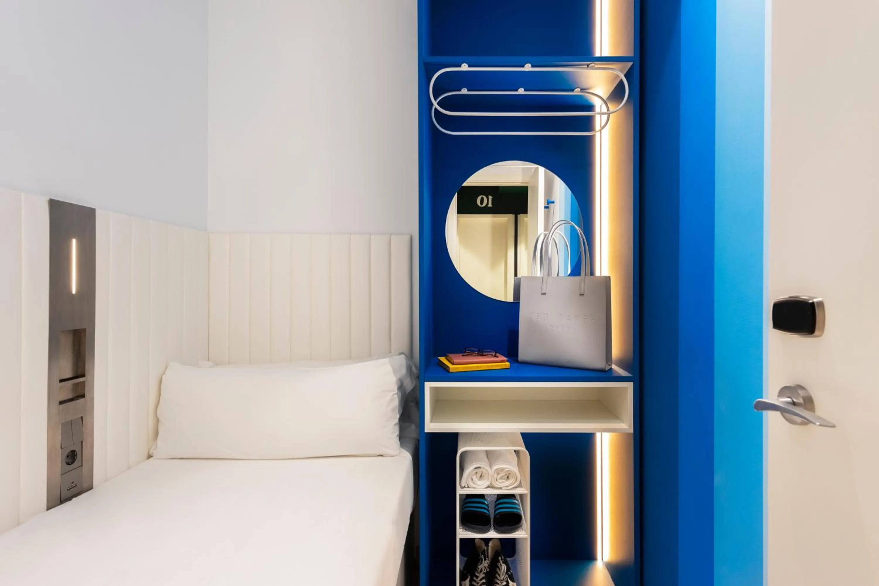 Bed in Coeo Pod Hostel Beatas