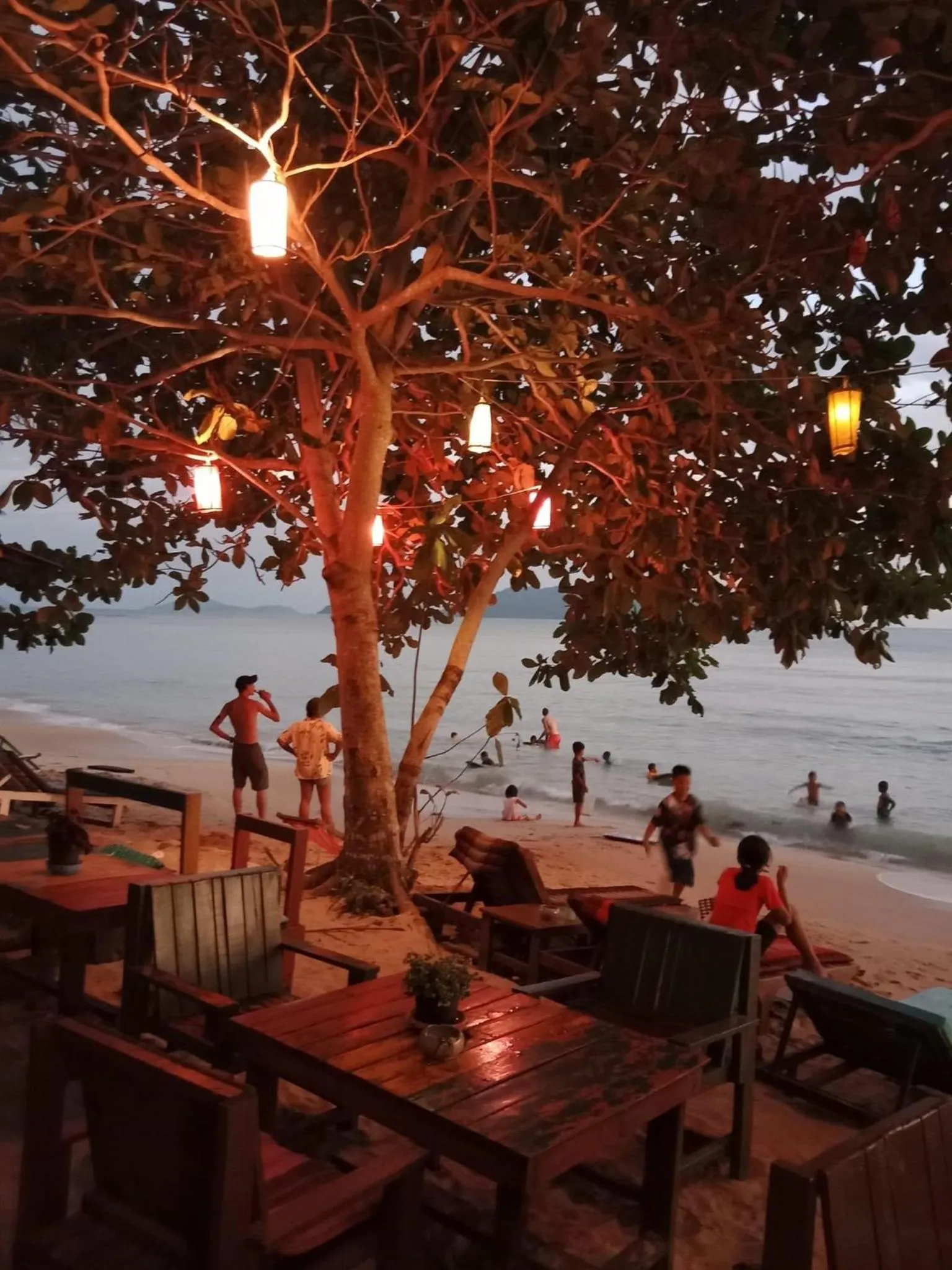 Restaurant/places to eat in Green Garden Bungalows