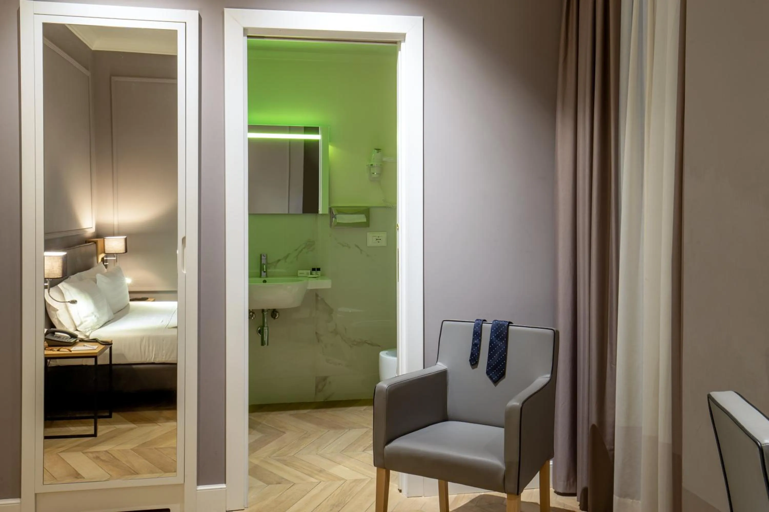 Bathroom, Bed in Best Western Hotel Astrid