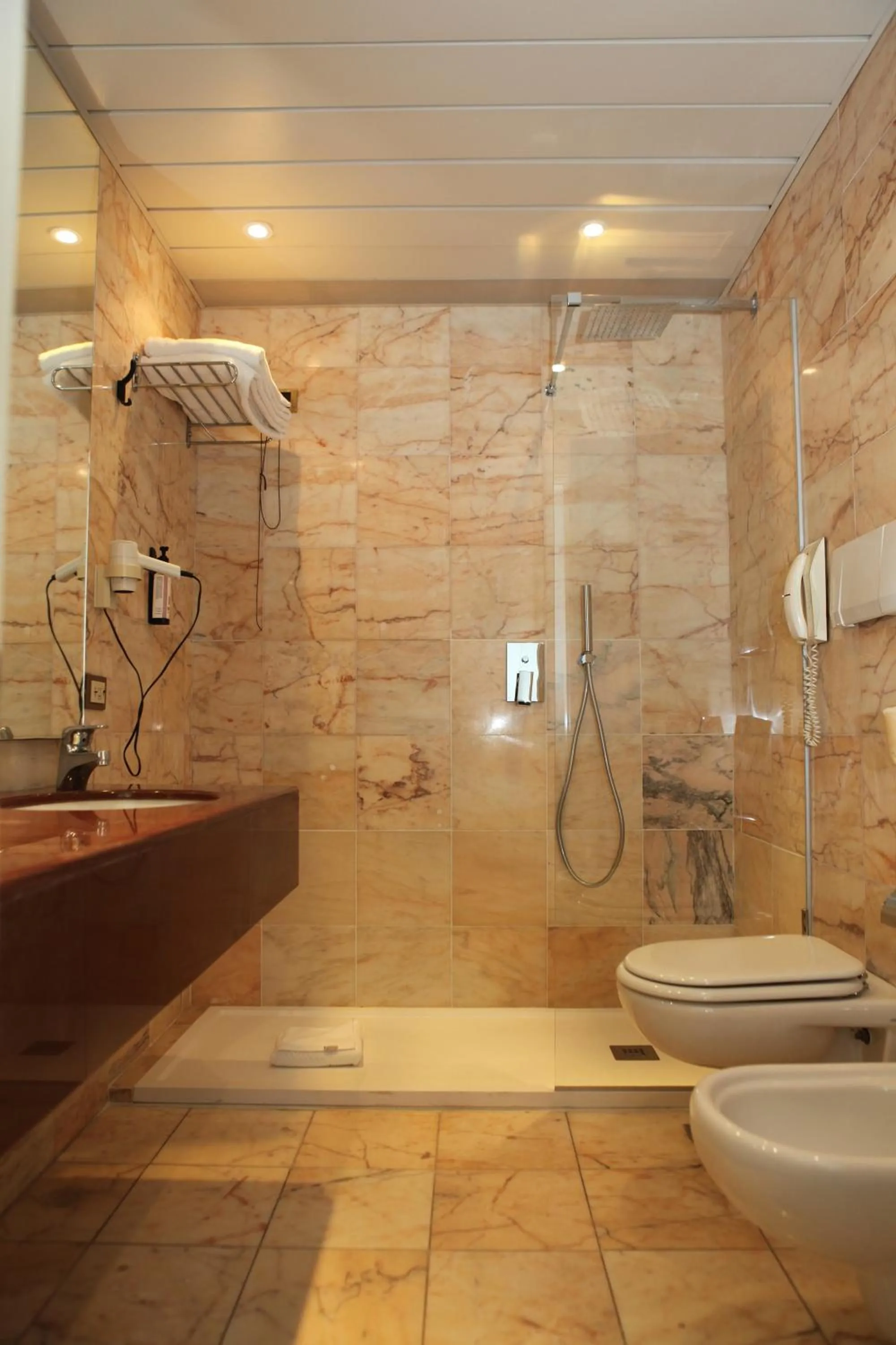 Bathroom in Mediterraneo Palace Hotel