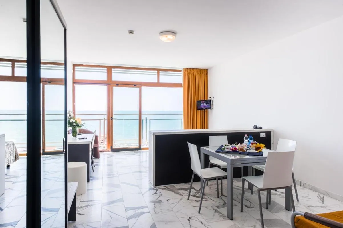 Day in Hotel Rondine