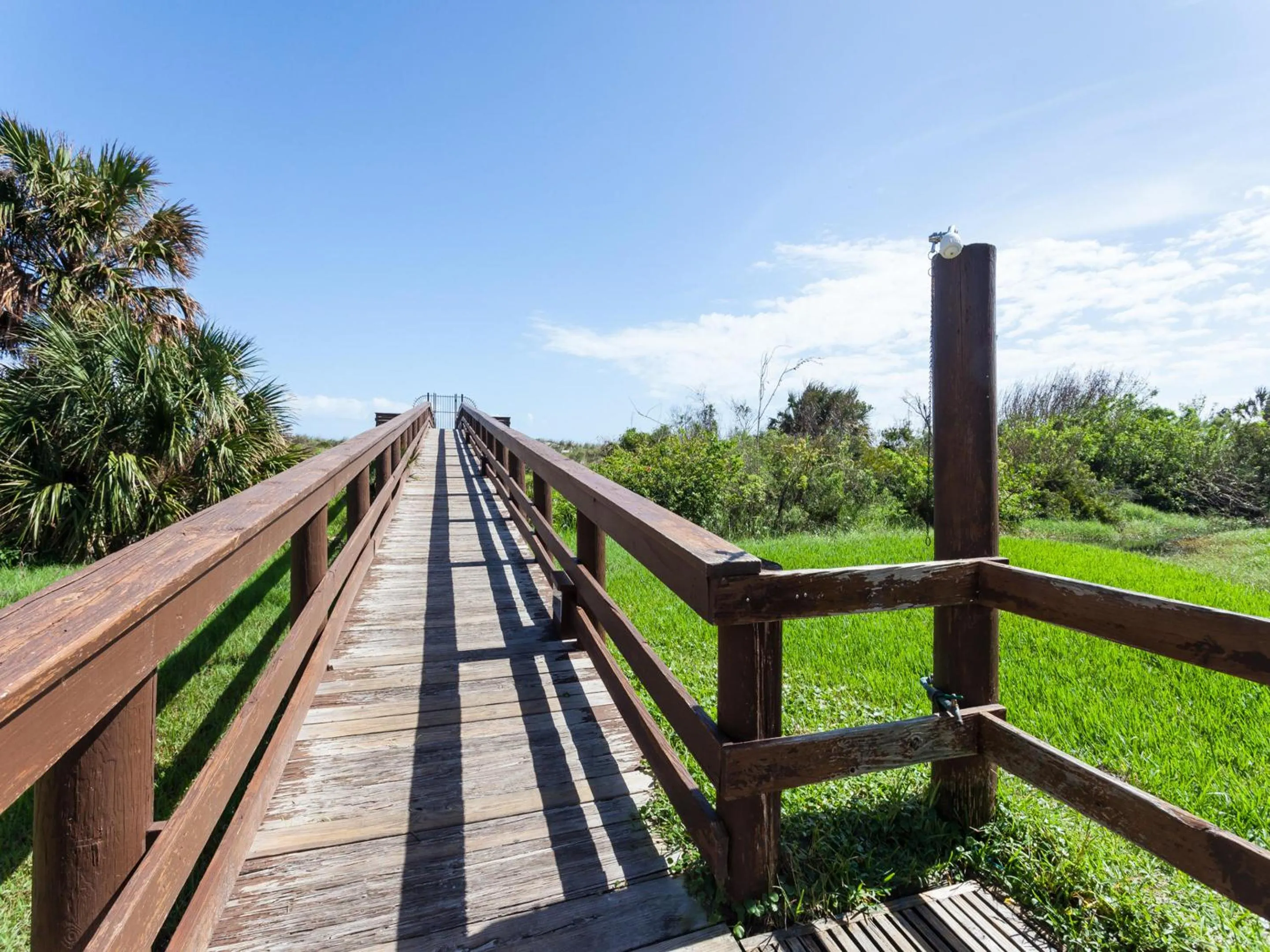 Property building in Ocean Racquet 5116