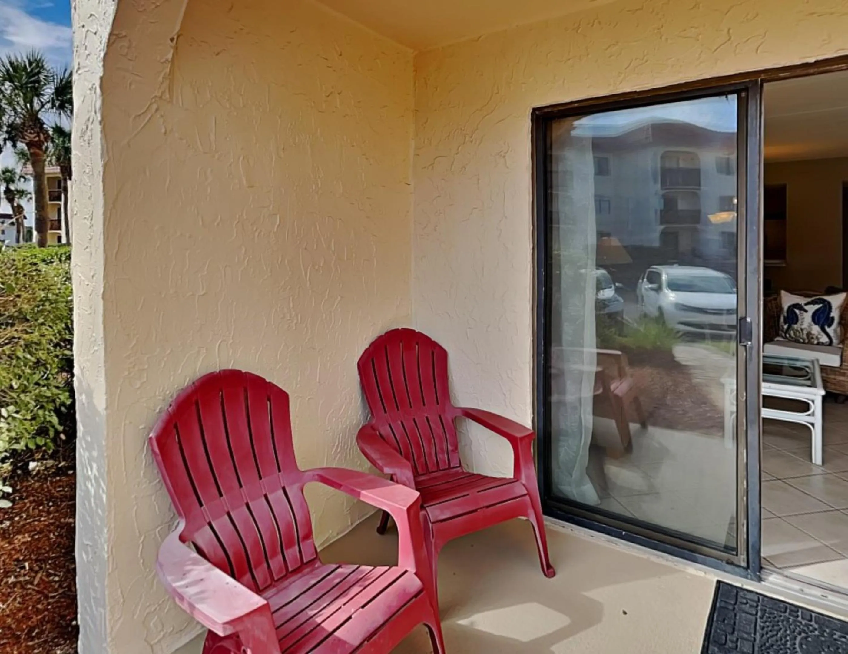 Property building in Ocean Racquet 5116