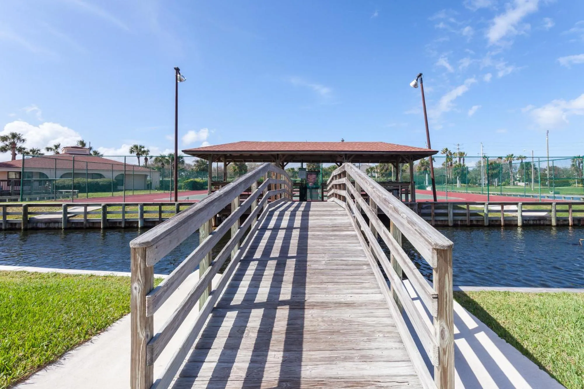 Property building in Ocean Racquet 5116