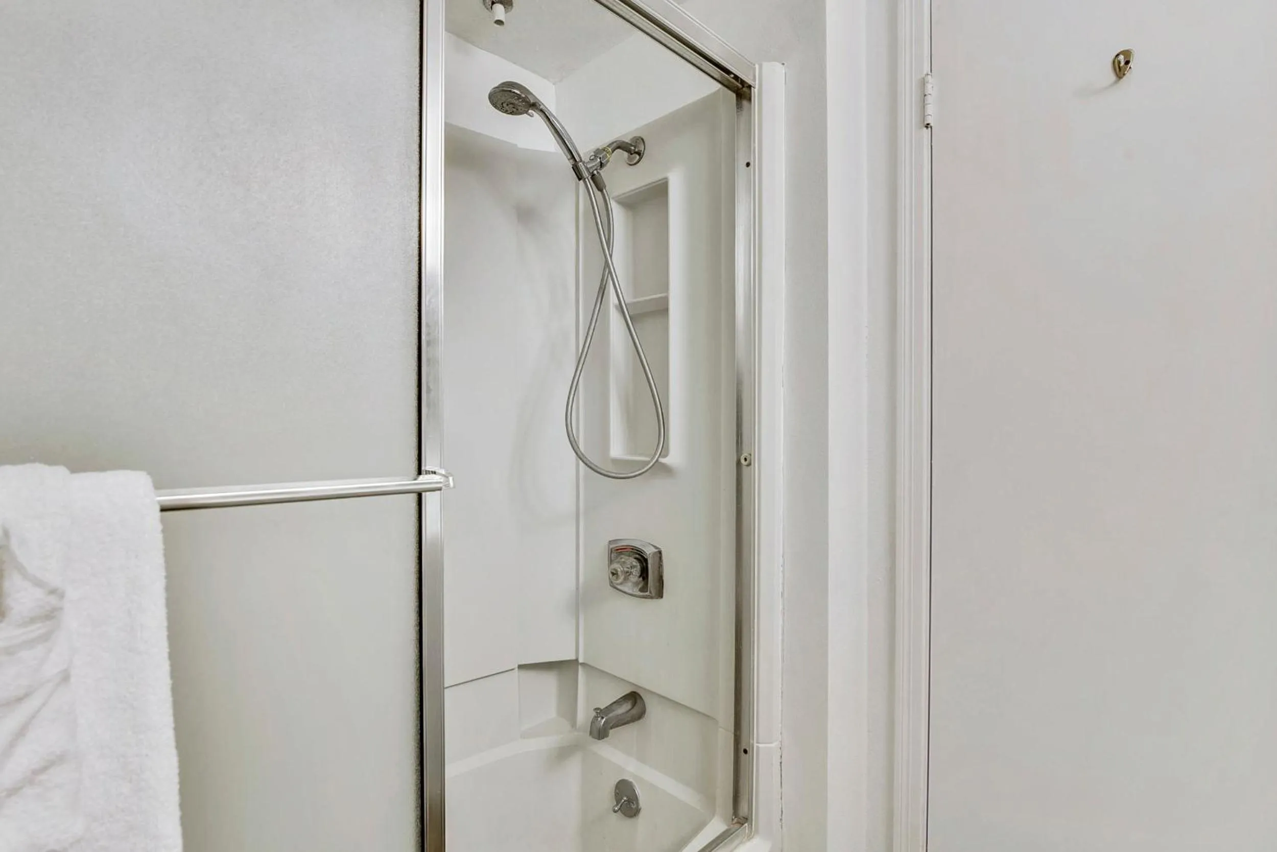 Victorian 3306-Beach View