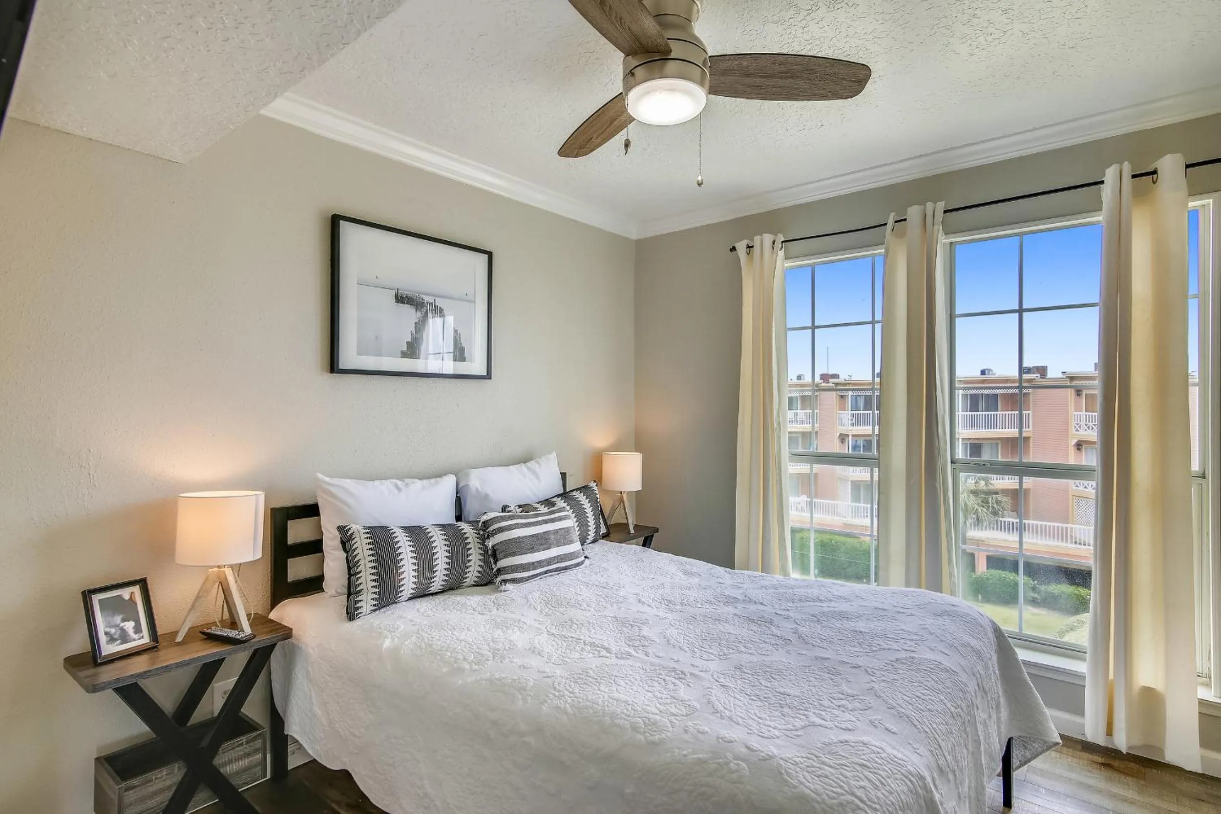 Bed in Victorian 8301-Vista View