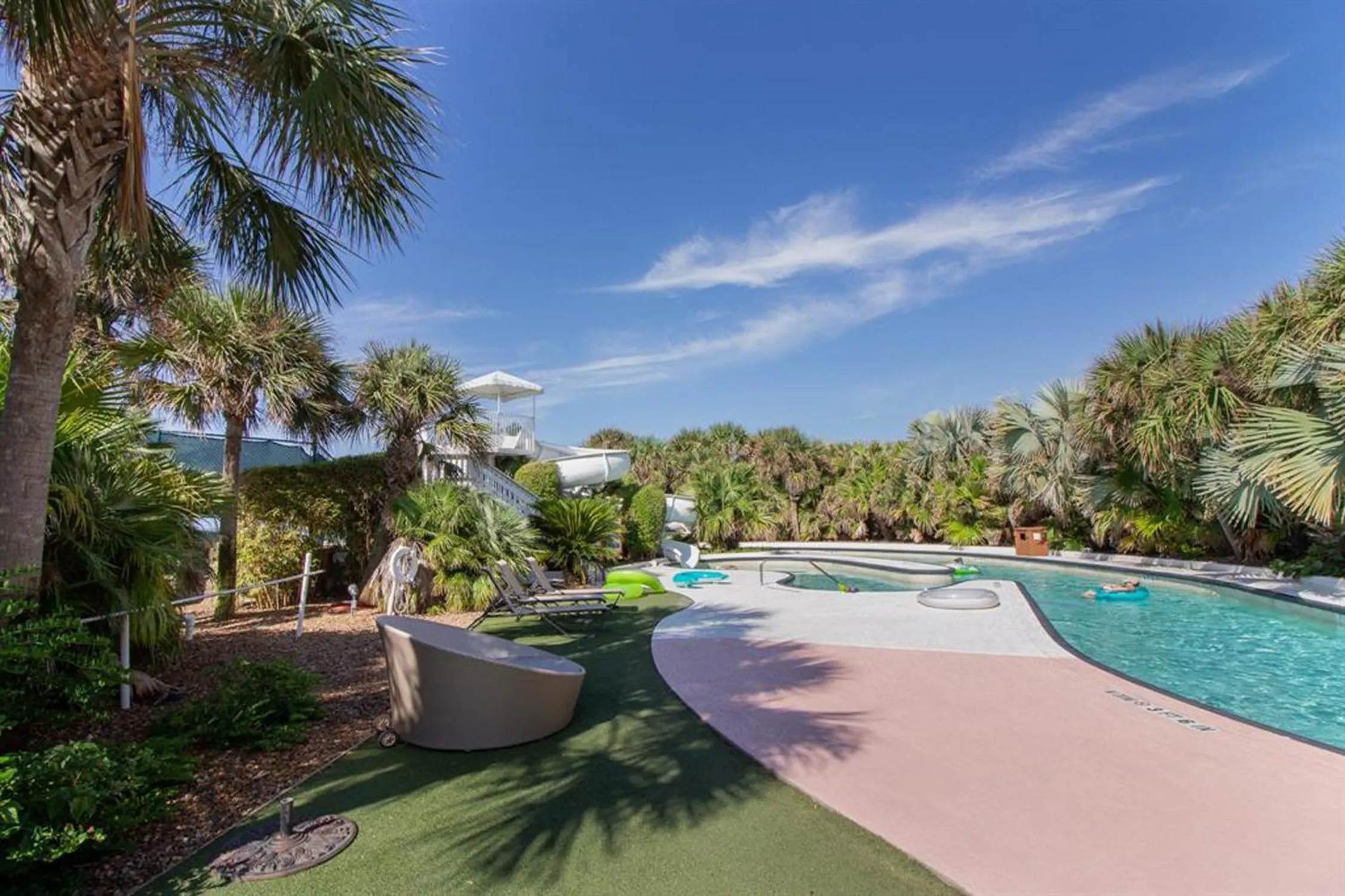 Swimming pool in Diamond Beach 708-Kohinoor