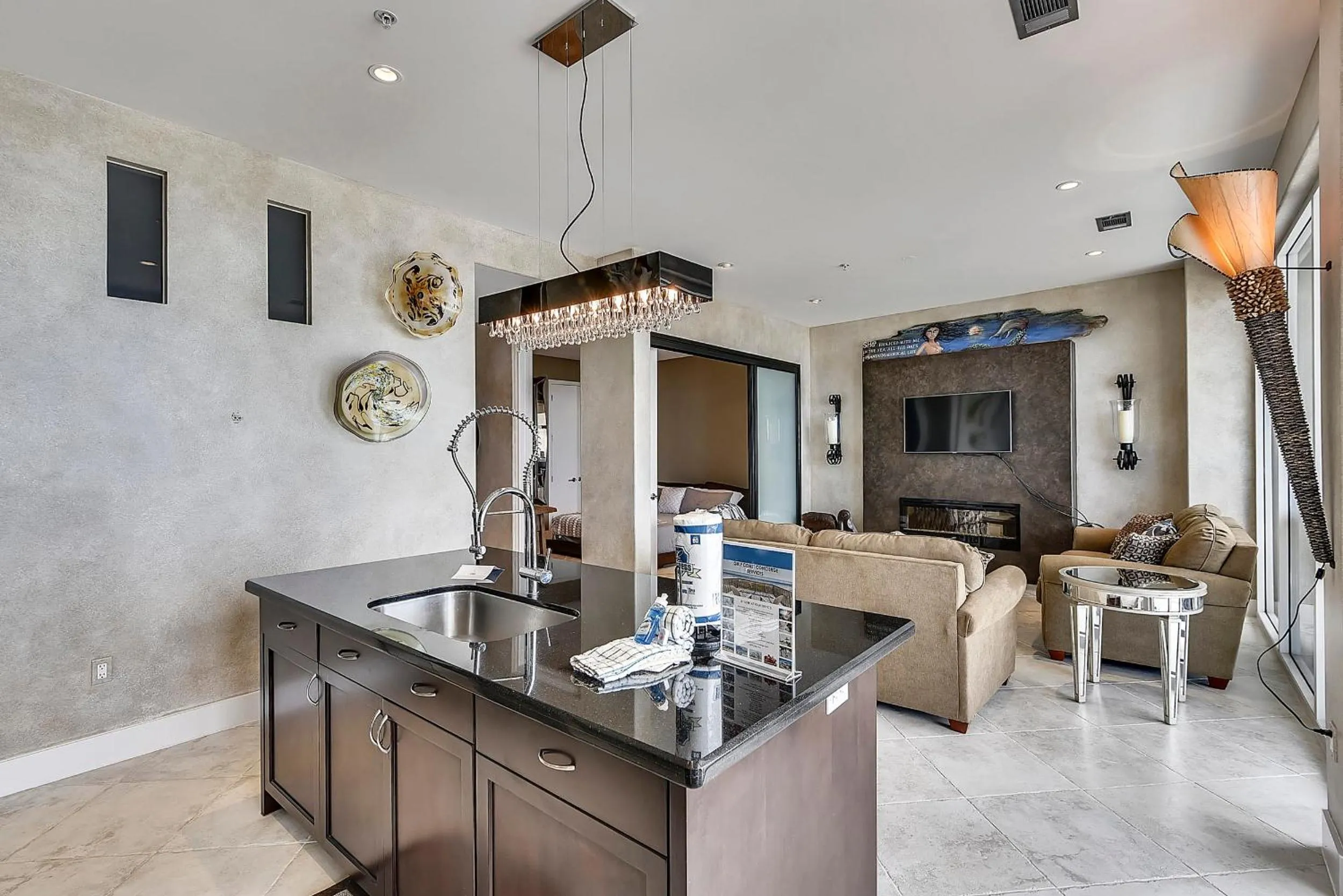 Kitchen or kitchenette in Diamond Beach 708-Kohinoor