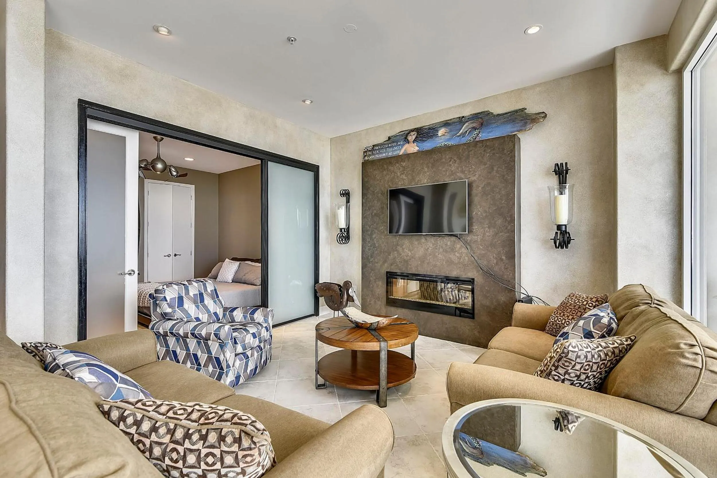 Living room in Diamond Beach 708-Kohinoor