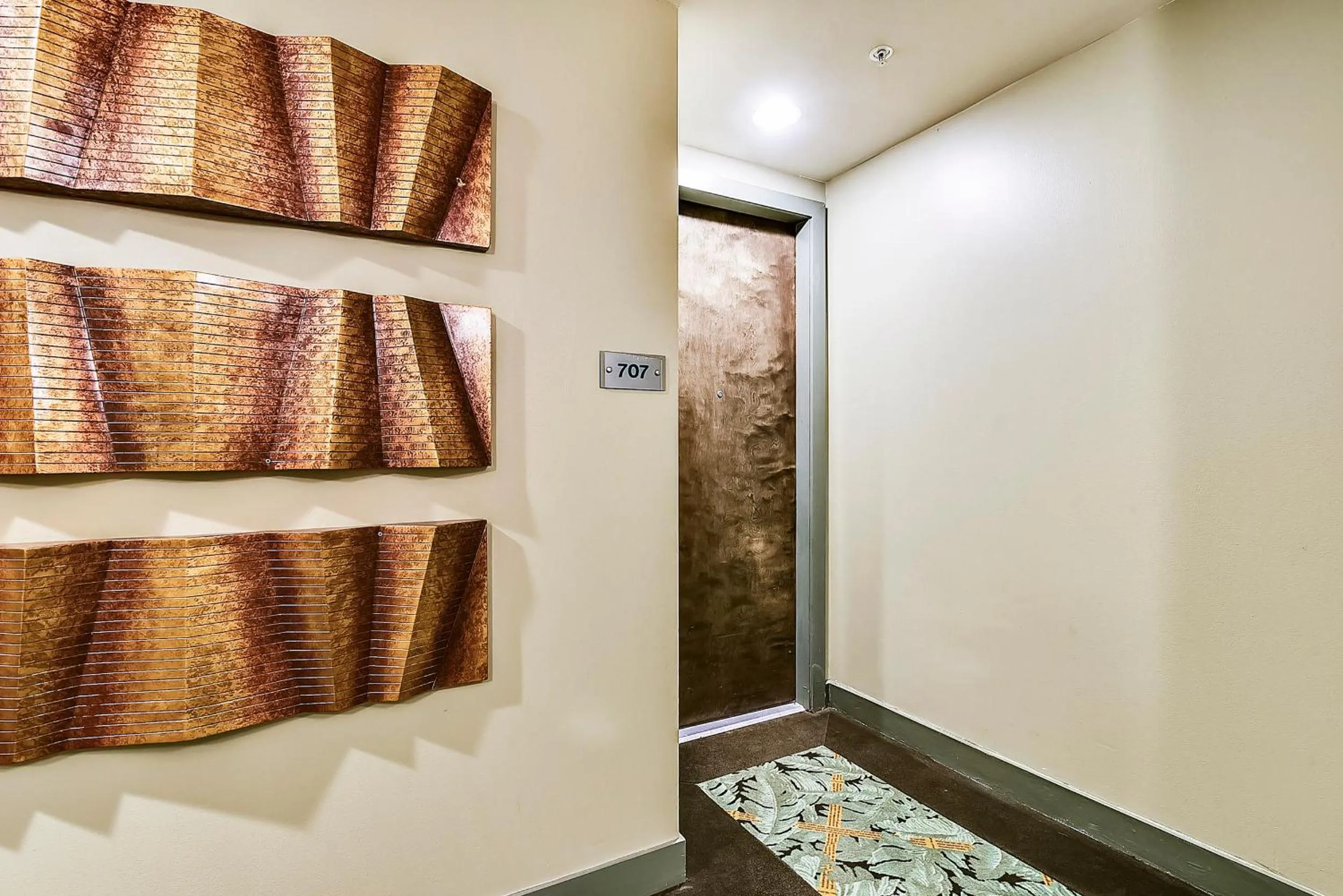 Property building in Emerald 707