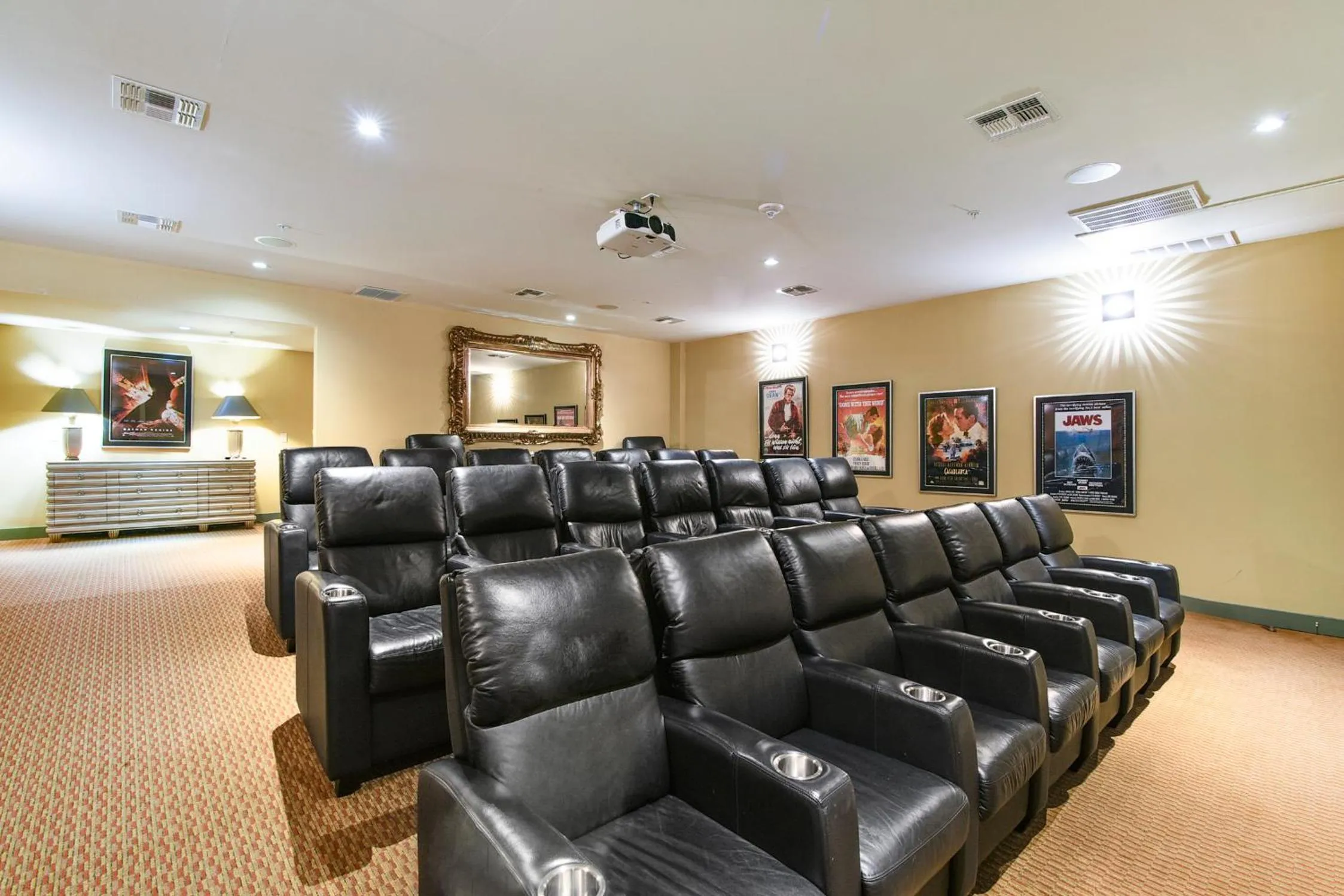 Property building in Emerald 707