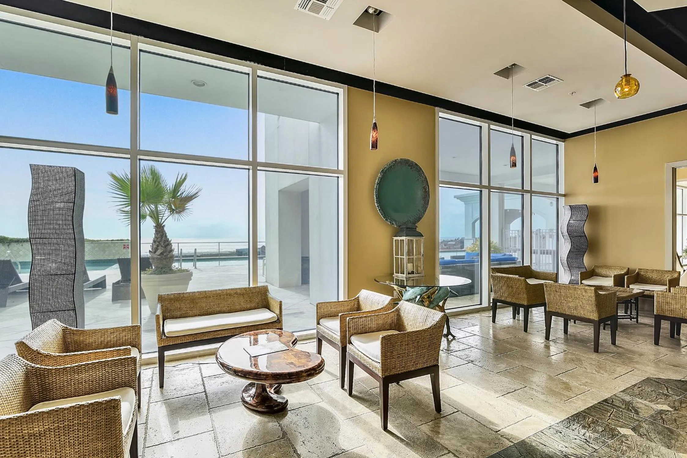 Living room in Emerald 707