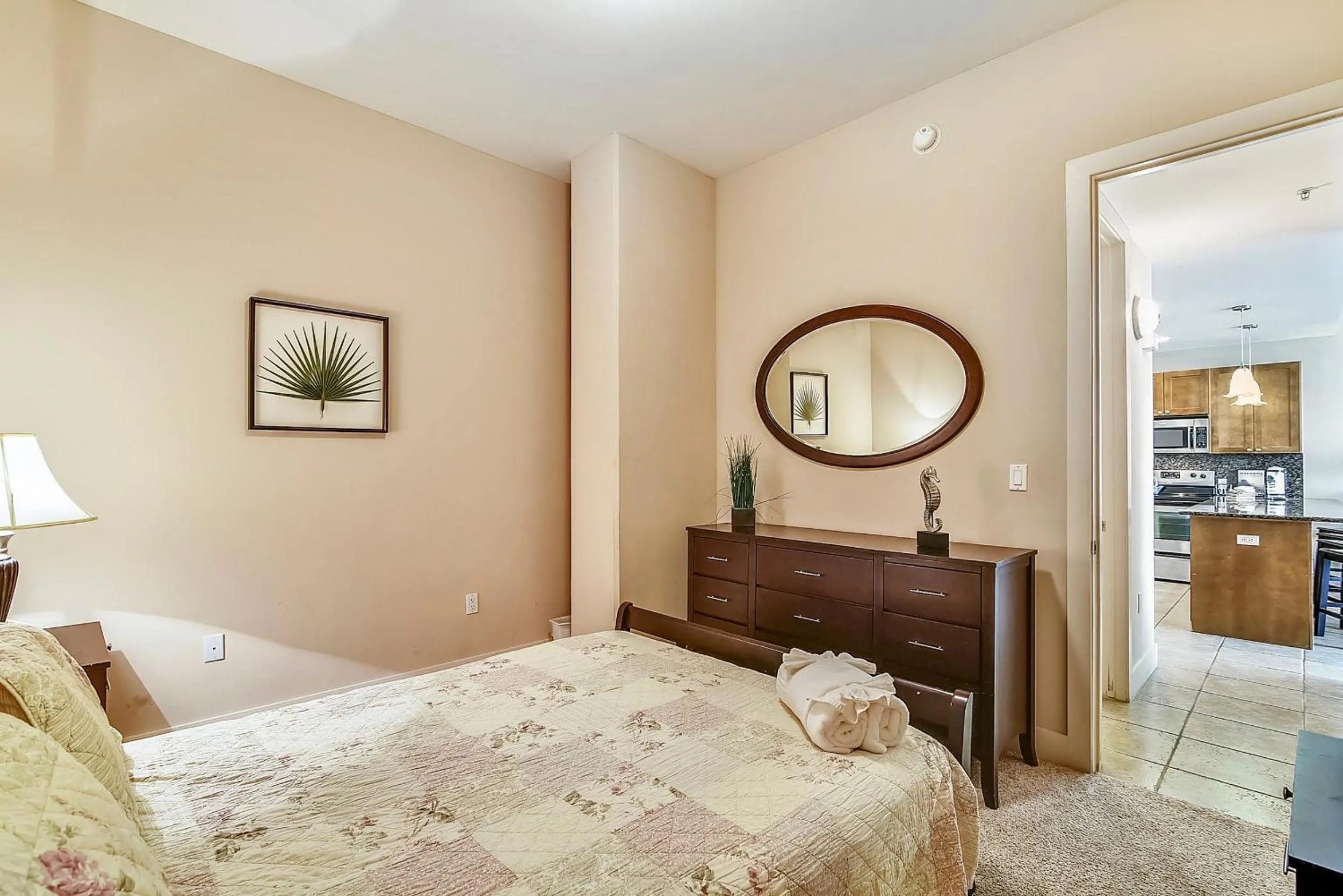 Bedroom, Bed in Emerald 707