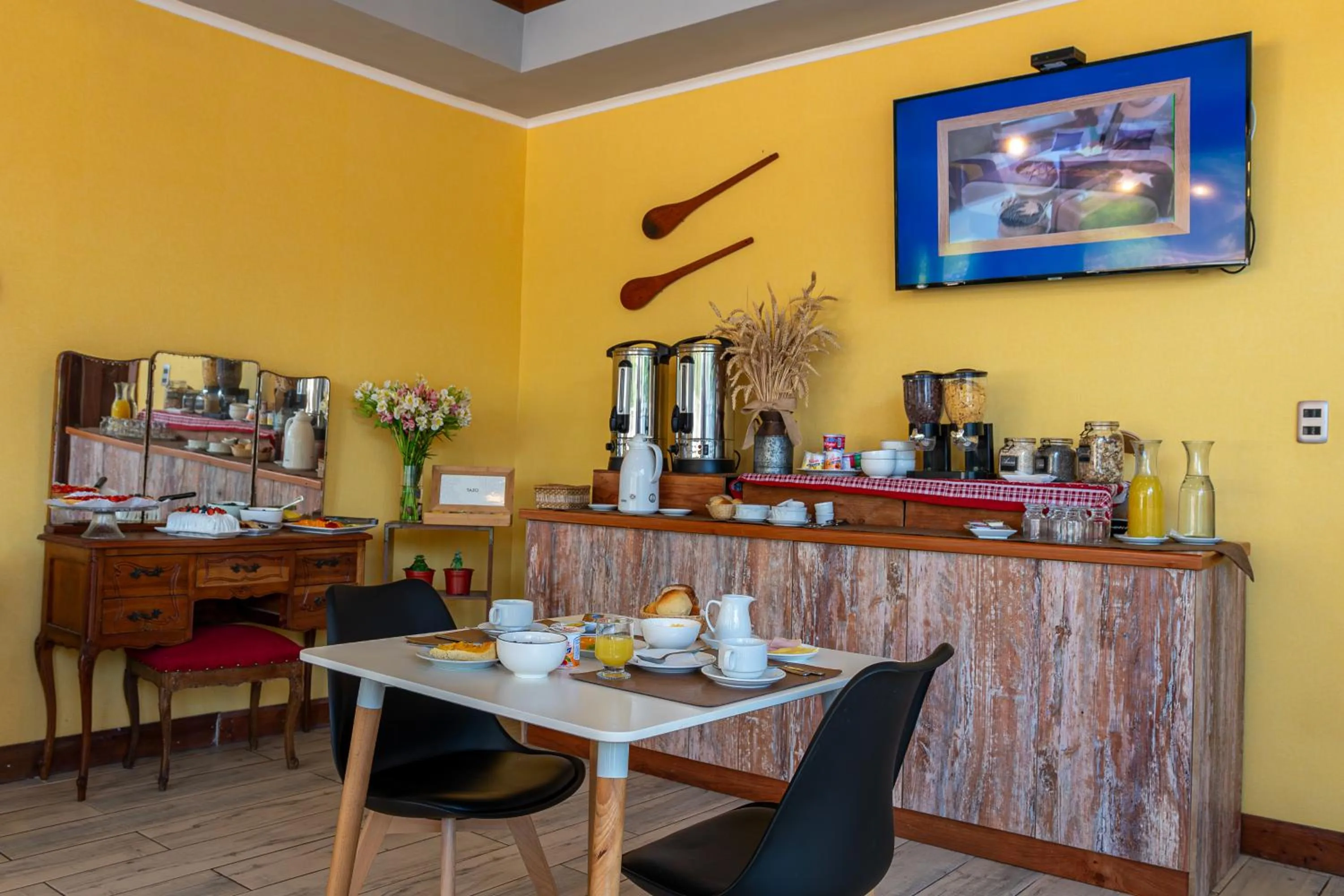 Coffee/tea facilities in Hotel Madero Talca
