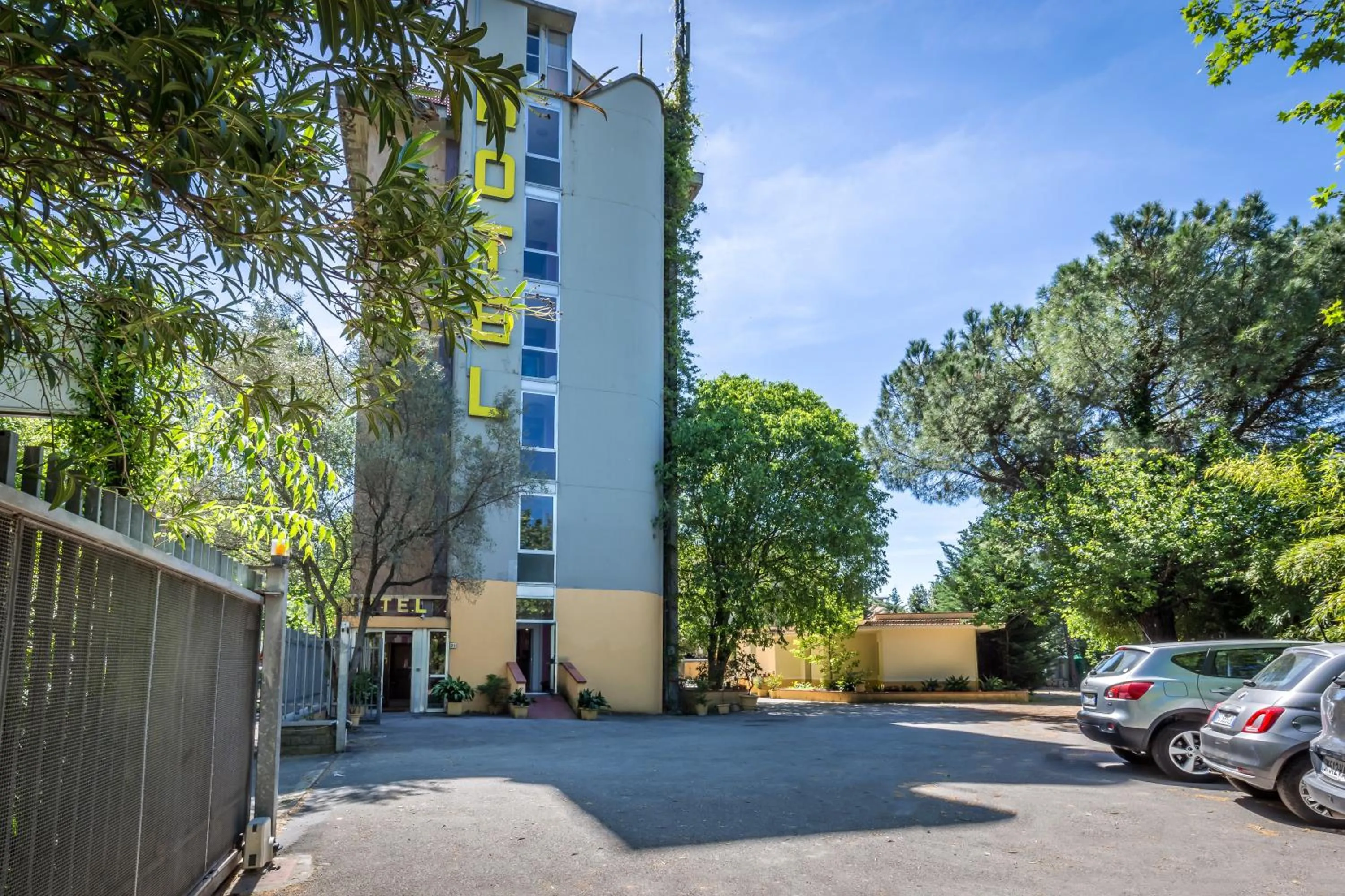 Nearby landmark in Hotel Real