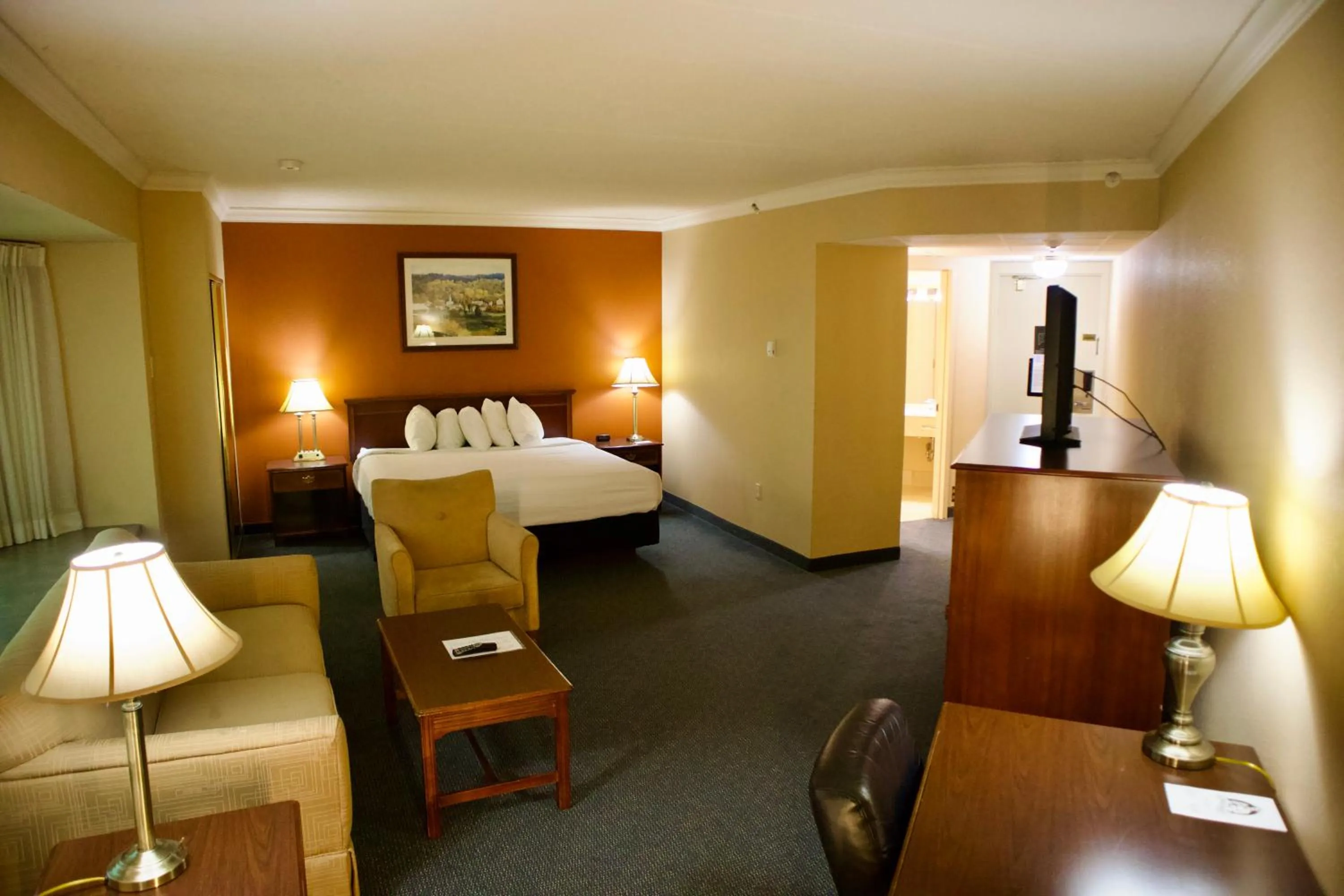 Guests, Bed in Hotel Mead Resorts & Conventions Center