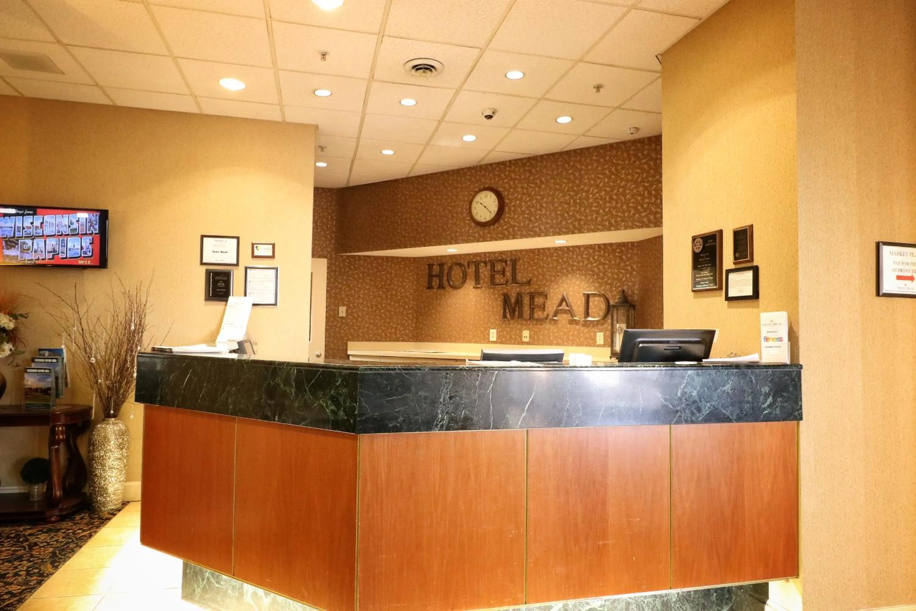 People in Hotel Mead Resorts & Conventions Center