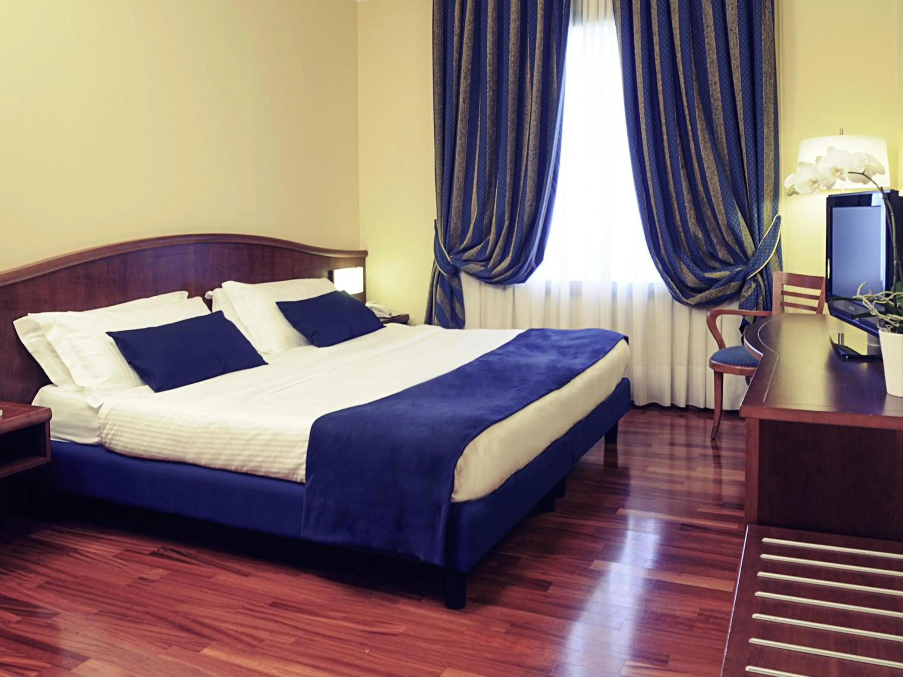 Bedroom, Bed in Mercure Genova San Biagio