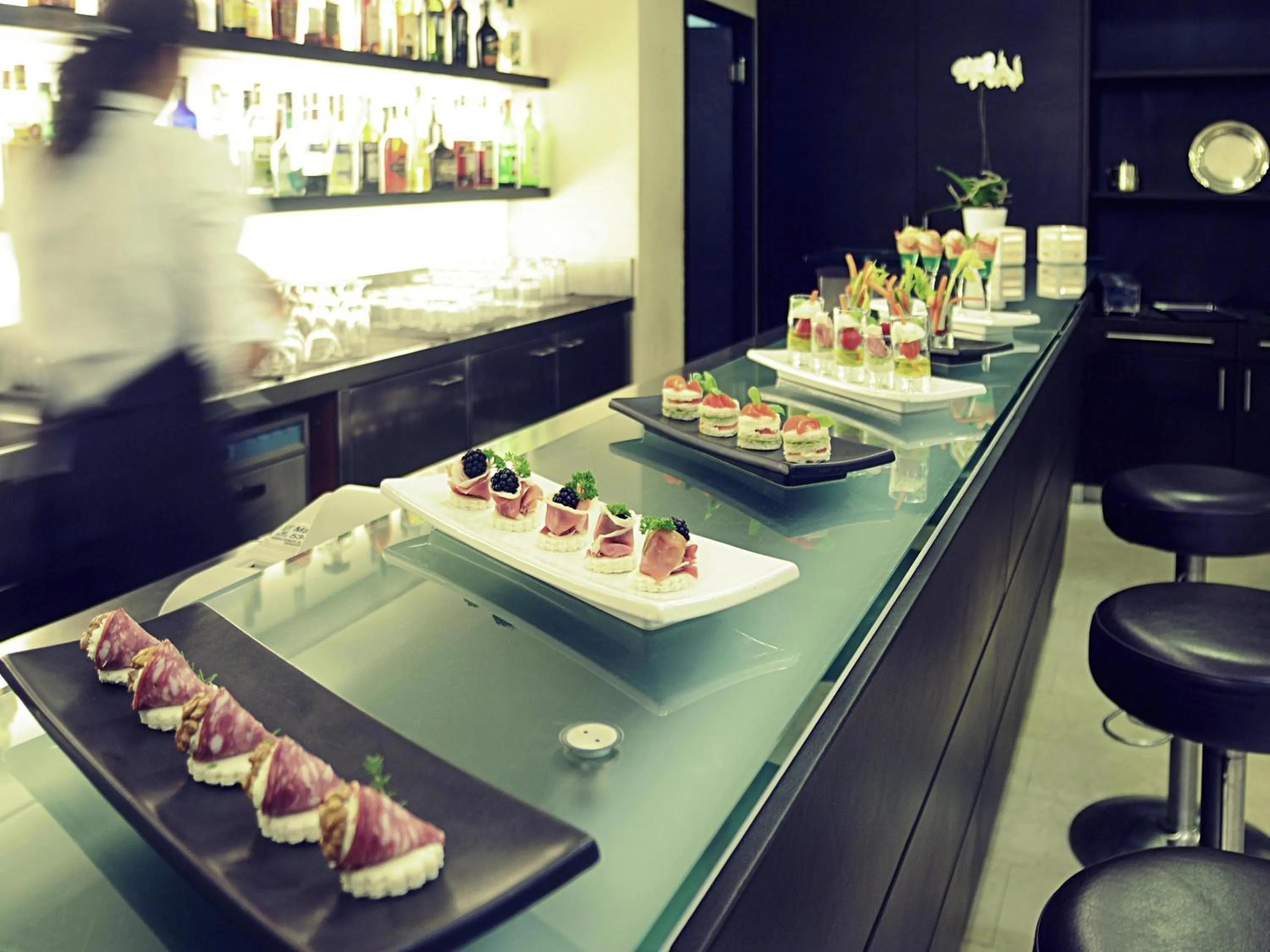 Lounge or bar in Mercure Genova San Biagio