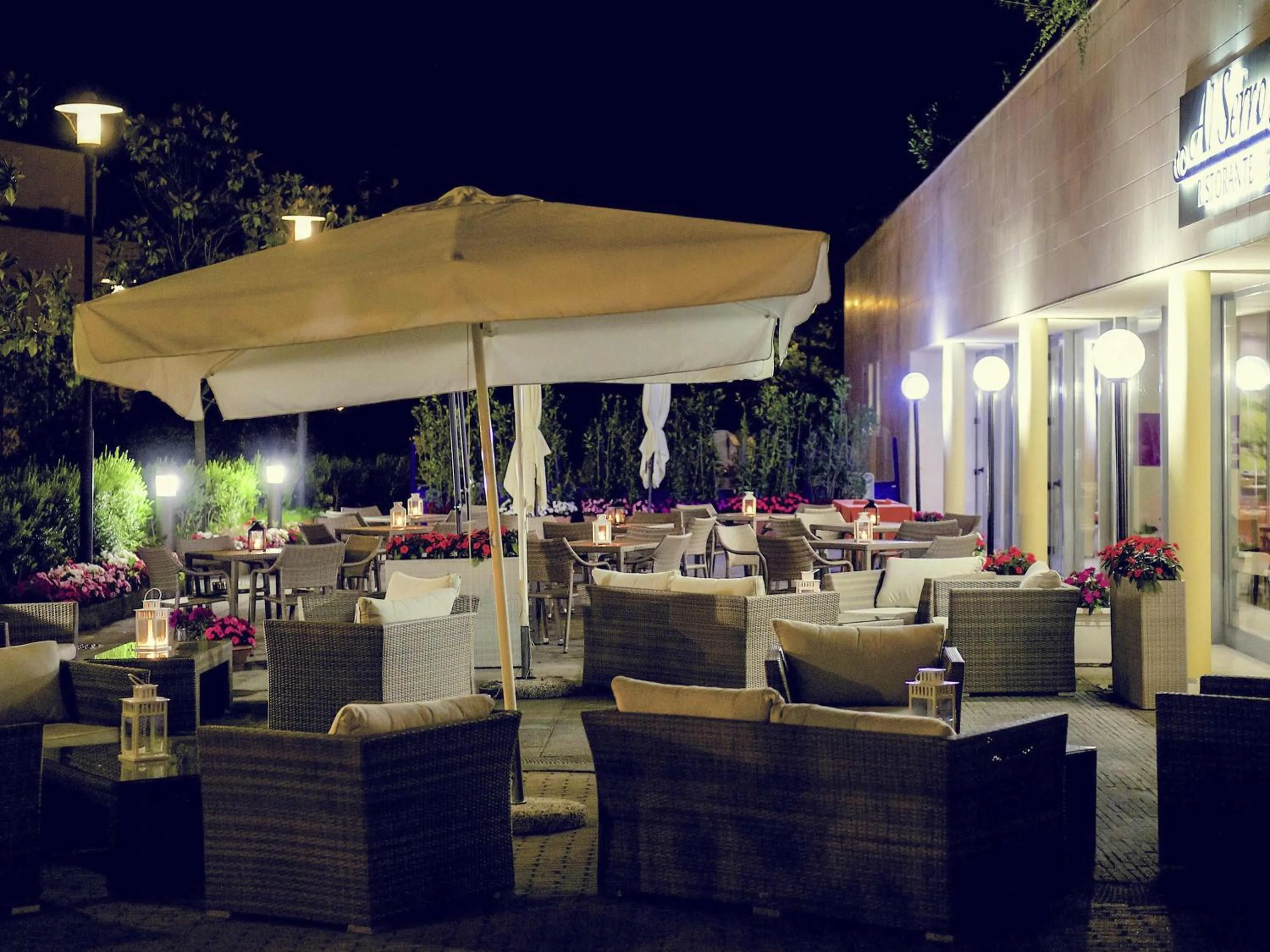 Restaurant/places to eat in Mercure Genova San Biagio