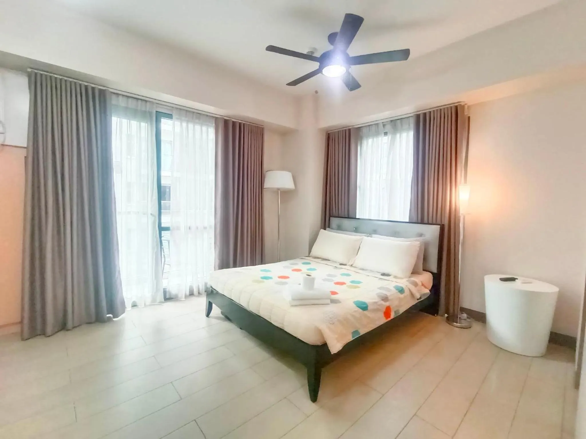 Bed in Palm Tree Two Villas