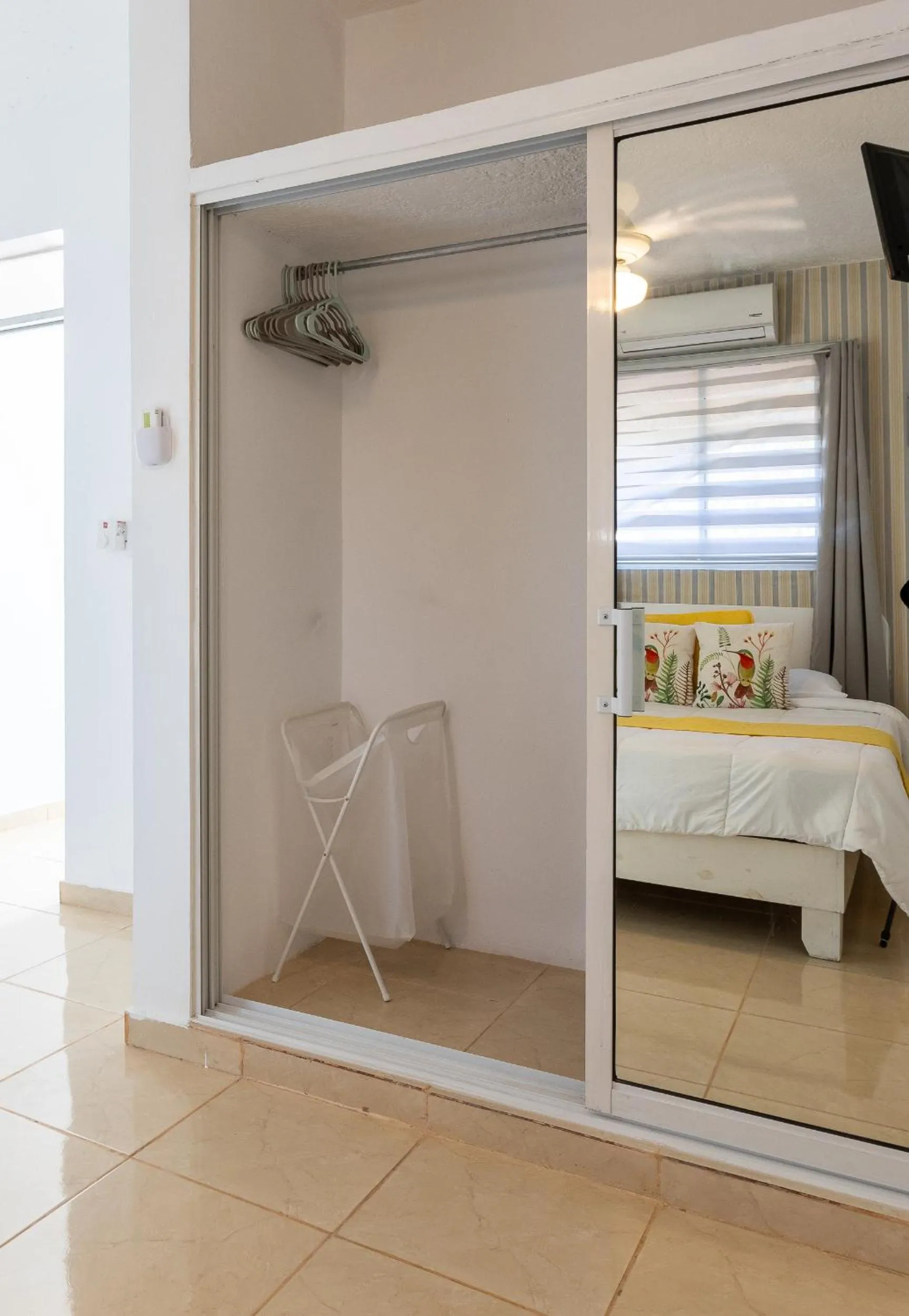 Bed in EDMA APARTAHOTEL