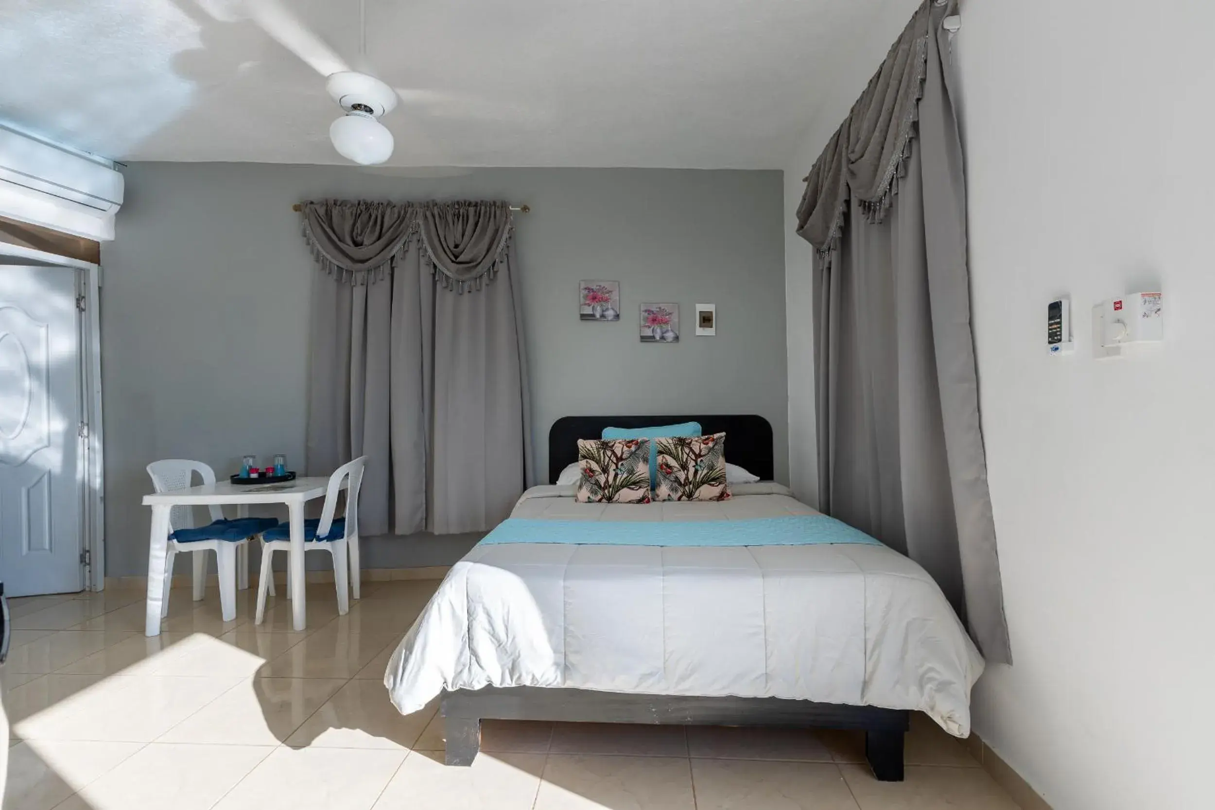 Deluxe Queen Room in EDMA APARTAHOTEL Deluxe Queen Room in EDMA APARTAHOTEL