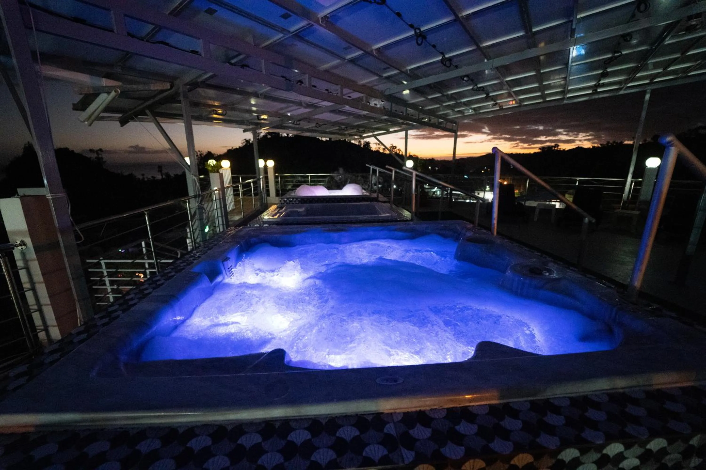 Night in EDMA APARTAHOTEL