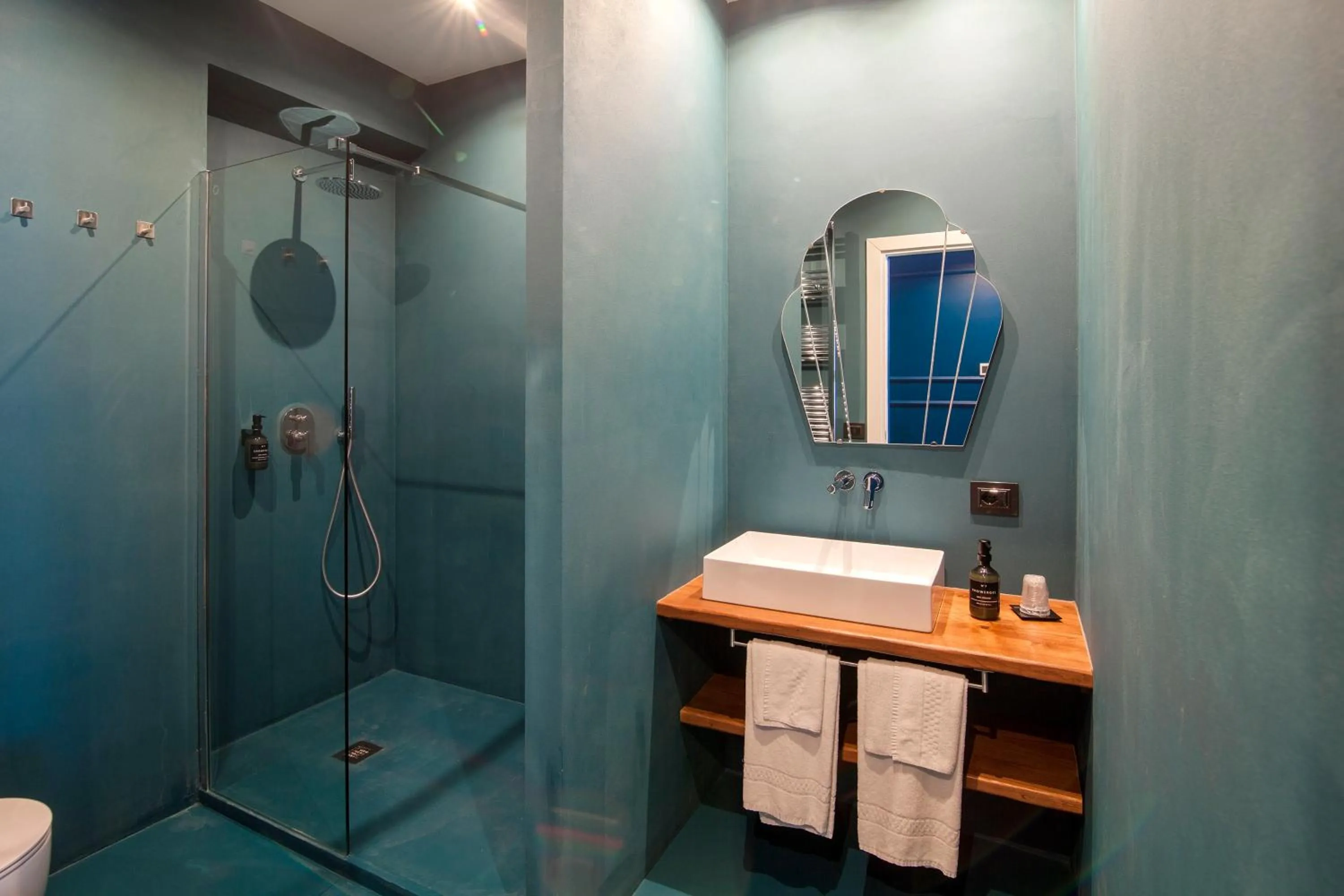 Shower in Seven Suites