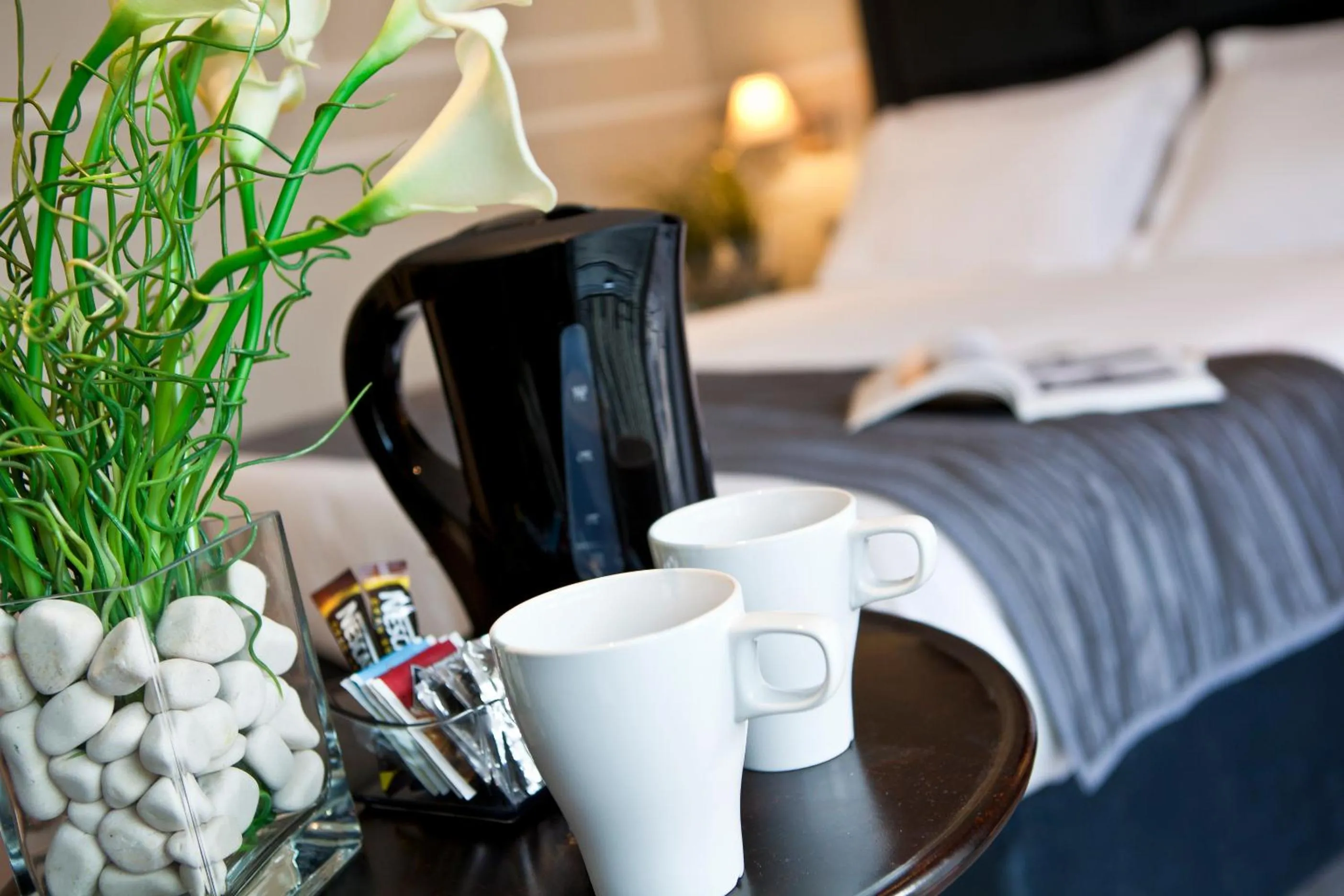 Coffee/tea facilities, Bed in Seven Suites